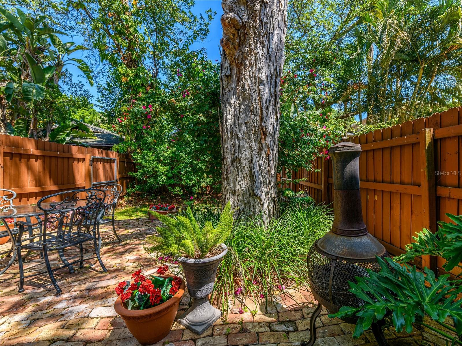 Townhouse at 204 S LINCOLN AVE, TAMPA, photo 2 of 43