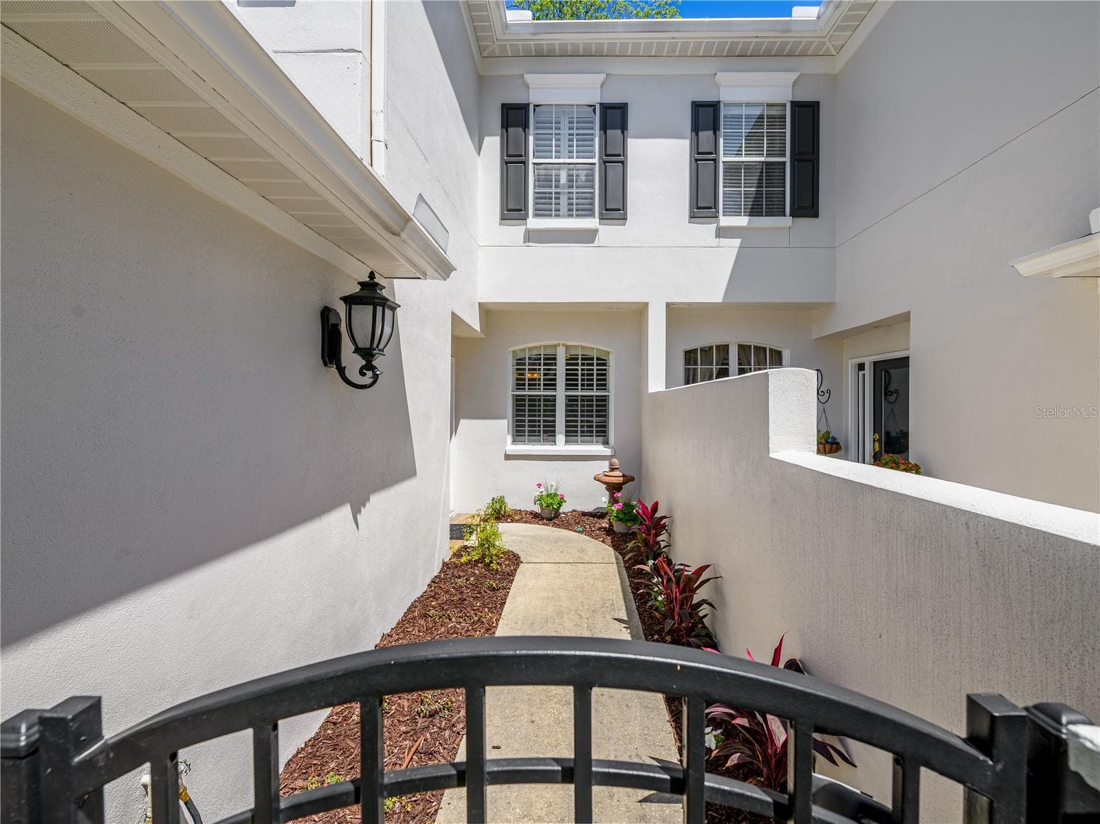 Townhouse at 204 S LINCOLN AVE, TAMPA, photo 3 of 43