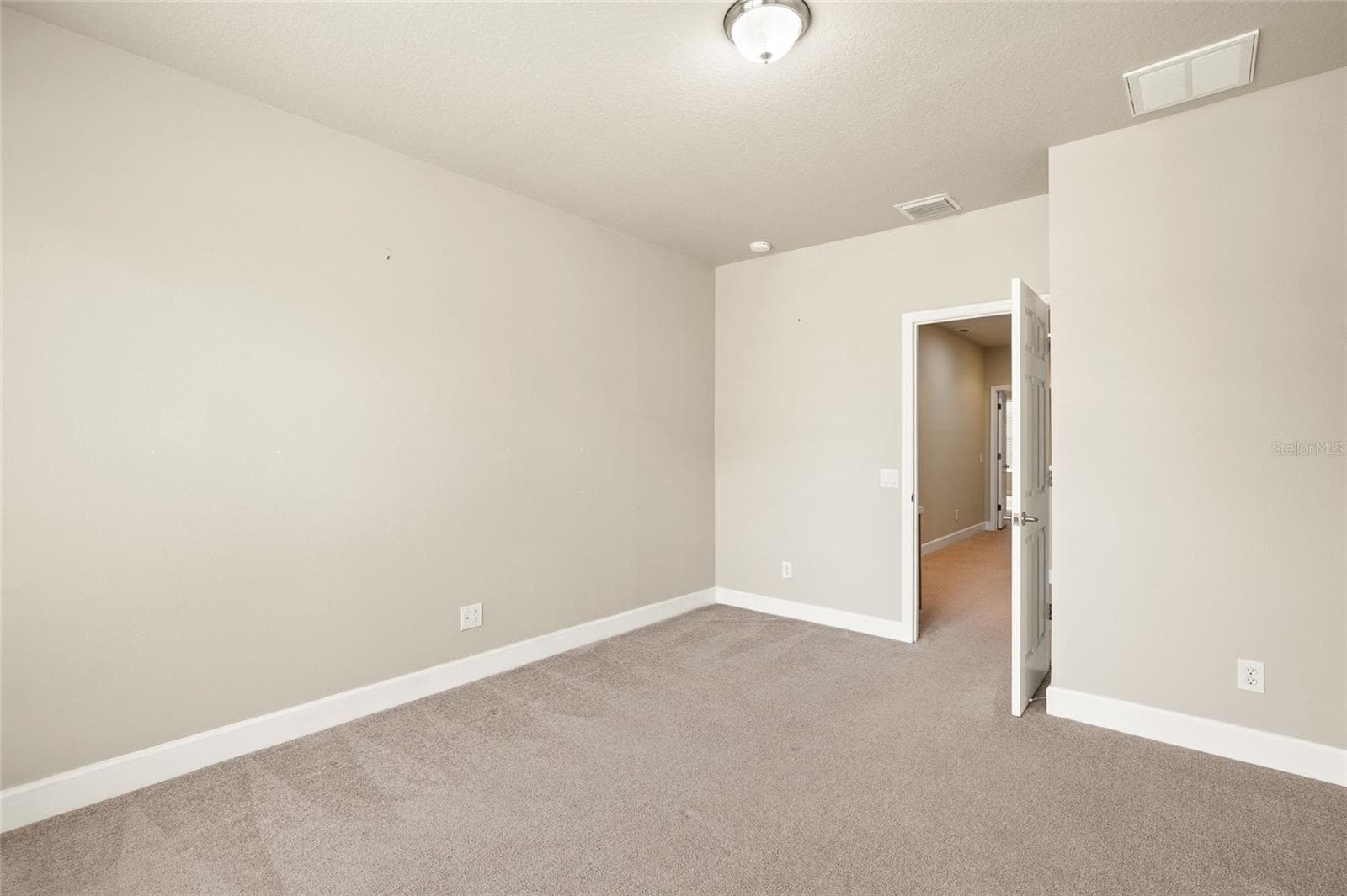 Upstairs Secondary Bedroom 1 - 14543 MIRABELLE VISTA CIR, TAMPA
