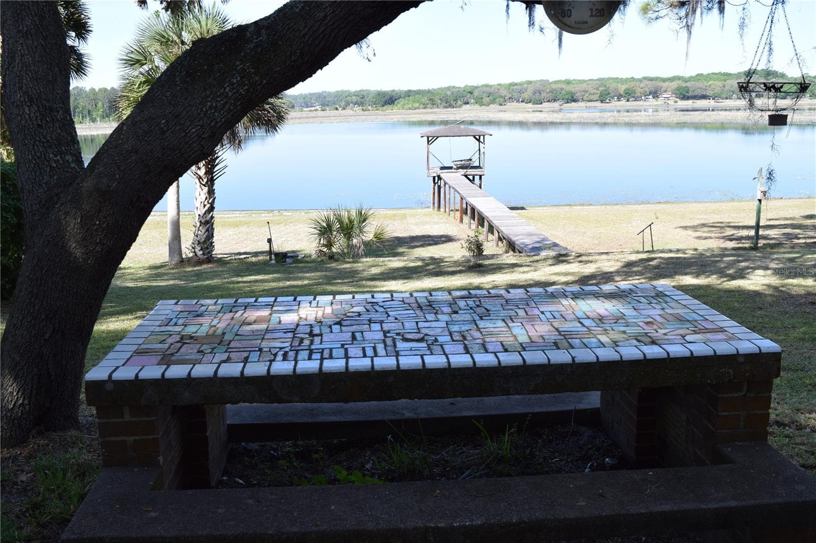 Picnic Table - 121 AWEEMA WAY, MELROSE