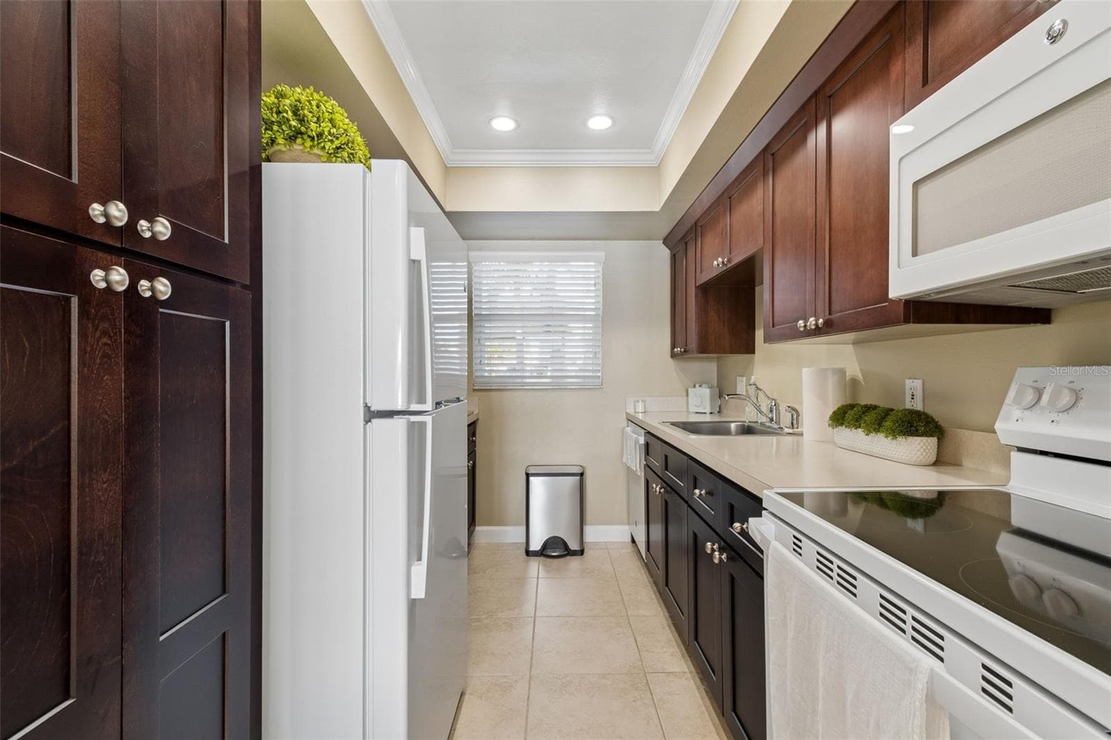 Quadruplex at 2307 BAY BLVD, INDIAN ROCKS BEACH, photo 8 of 86