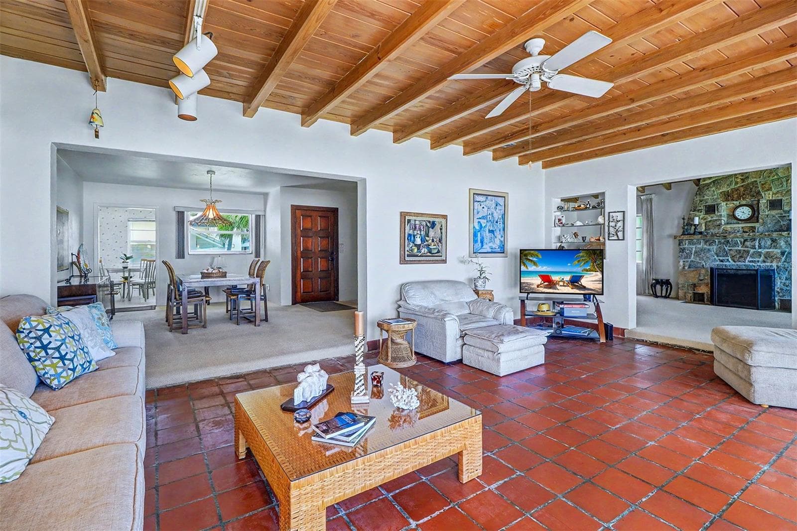 Single Family Residence at 18206 SUNSET BLVD, REDINGTON SHORES, photo 16 of 43