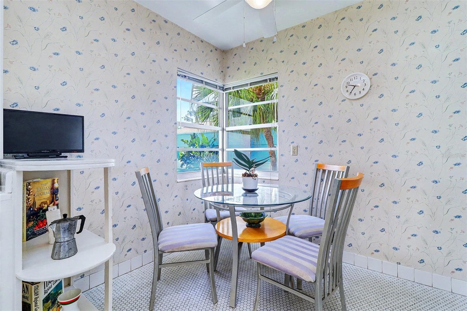 Single Family Residence at 18206 SUNSET BLVD, REDINGTON SHORES, photo 25 of 43