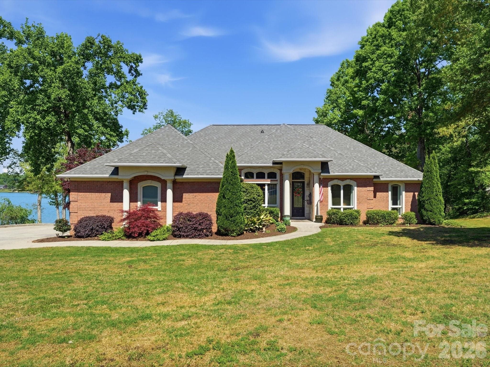 Single Family Residence at 154 Quail Hollow Drive, Kings Mountain, photo 2 of 48