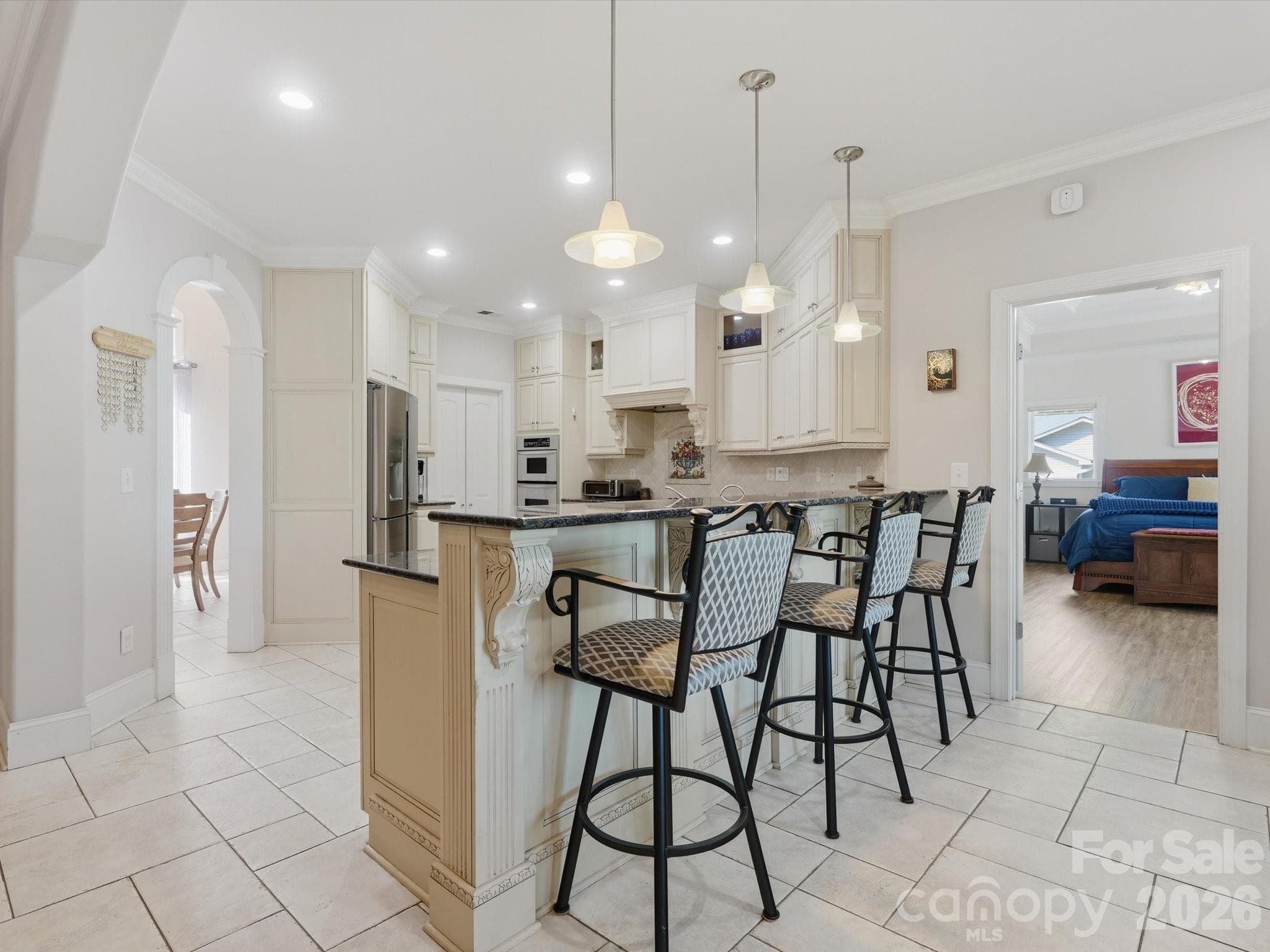 Single Family Residence at 154 Quail Hollow Drive, Kings Mountain, photo 8 of 46