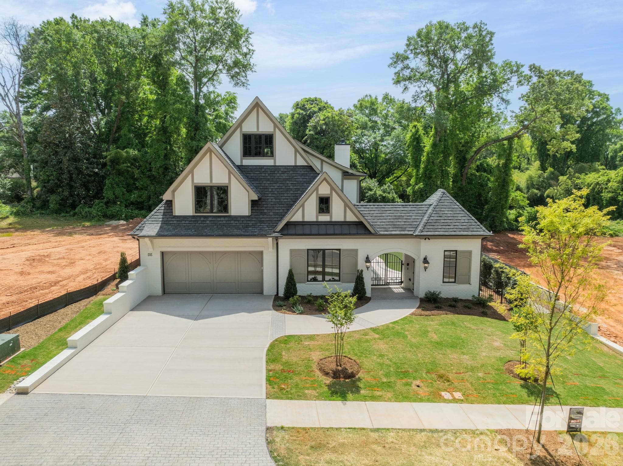 Choose from so many options to complete your home in Central Park South - Belmont