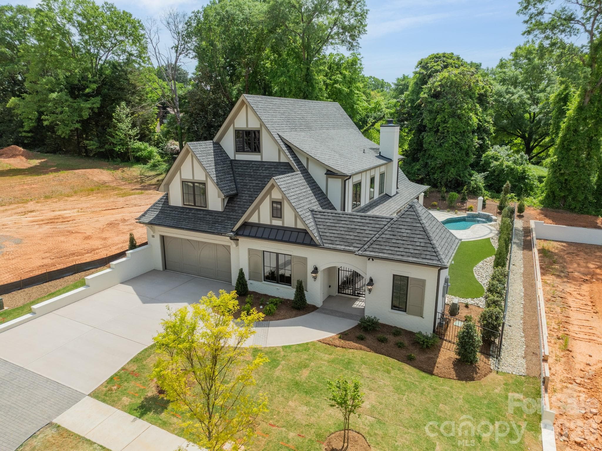 Choose from so many options to complete your home in Central Park South - Belmont