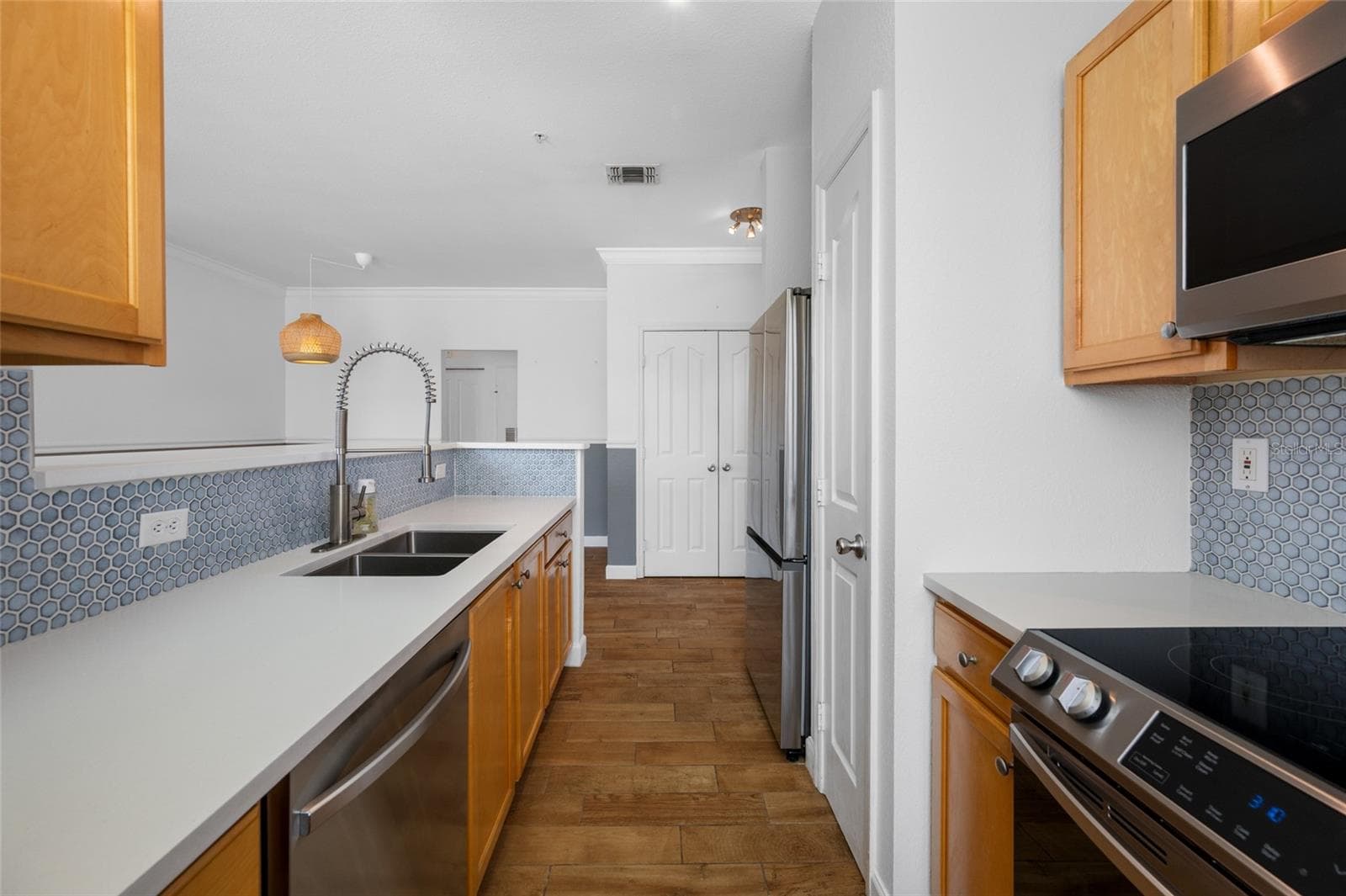 Condominium at 5000 CULBREATH KEY WAY #1-201, TAMPA, photo 19 of 52