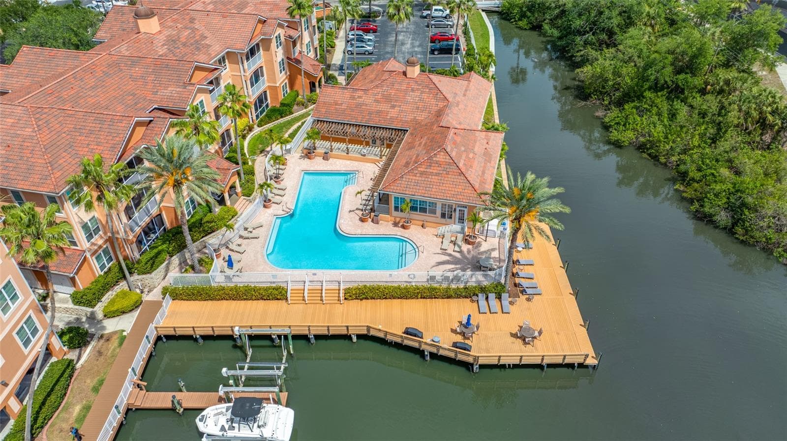 Community Pool - 5000 CULBREATH KEY WAY #1-201, TAMPA