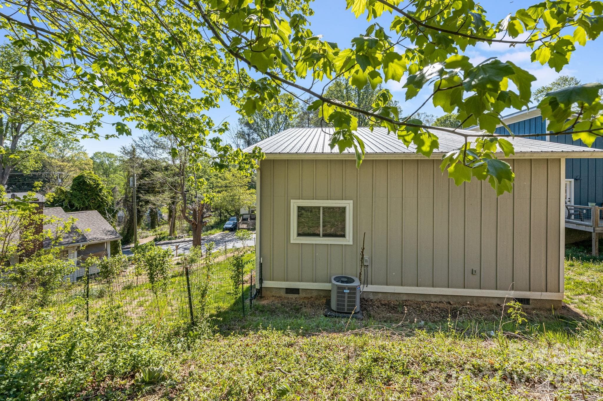 Single Family Residence at 207 Hanover Street, Asheville, photo 22 of 28