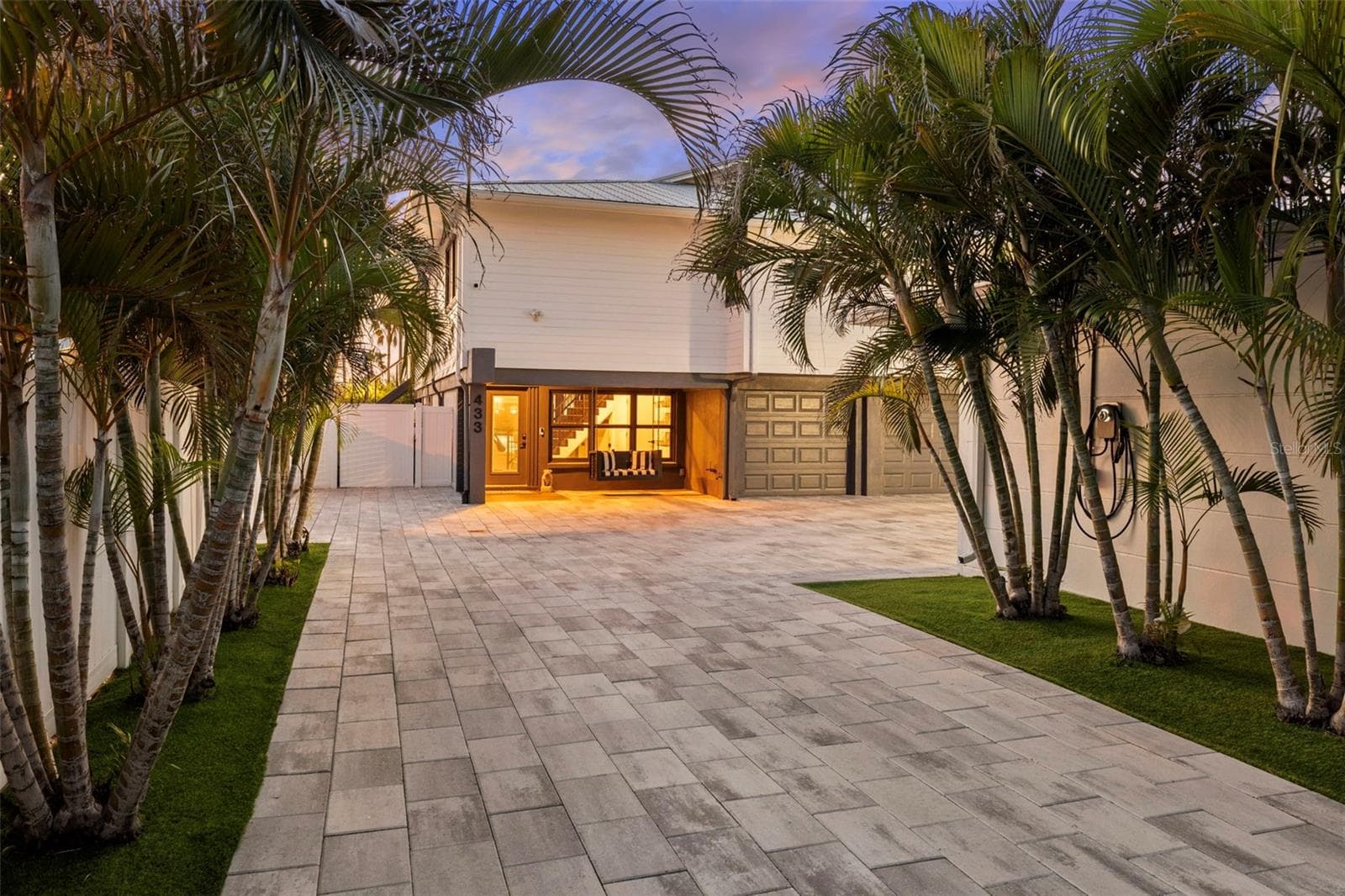 439 CAUSEWAY BLVD
