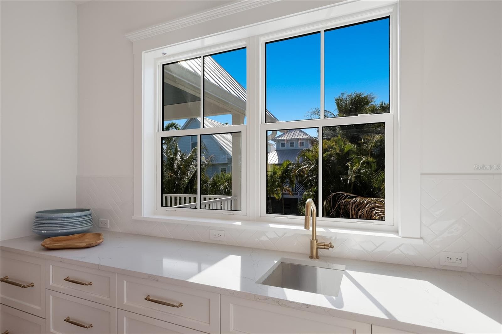 Single Family Residence at 215 SYCAMORE AVE, ANNA MARIA, photo 19 of 75