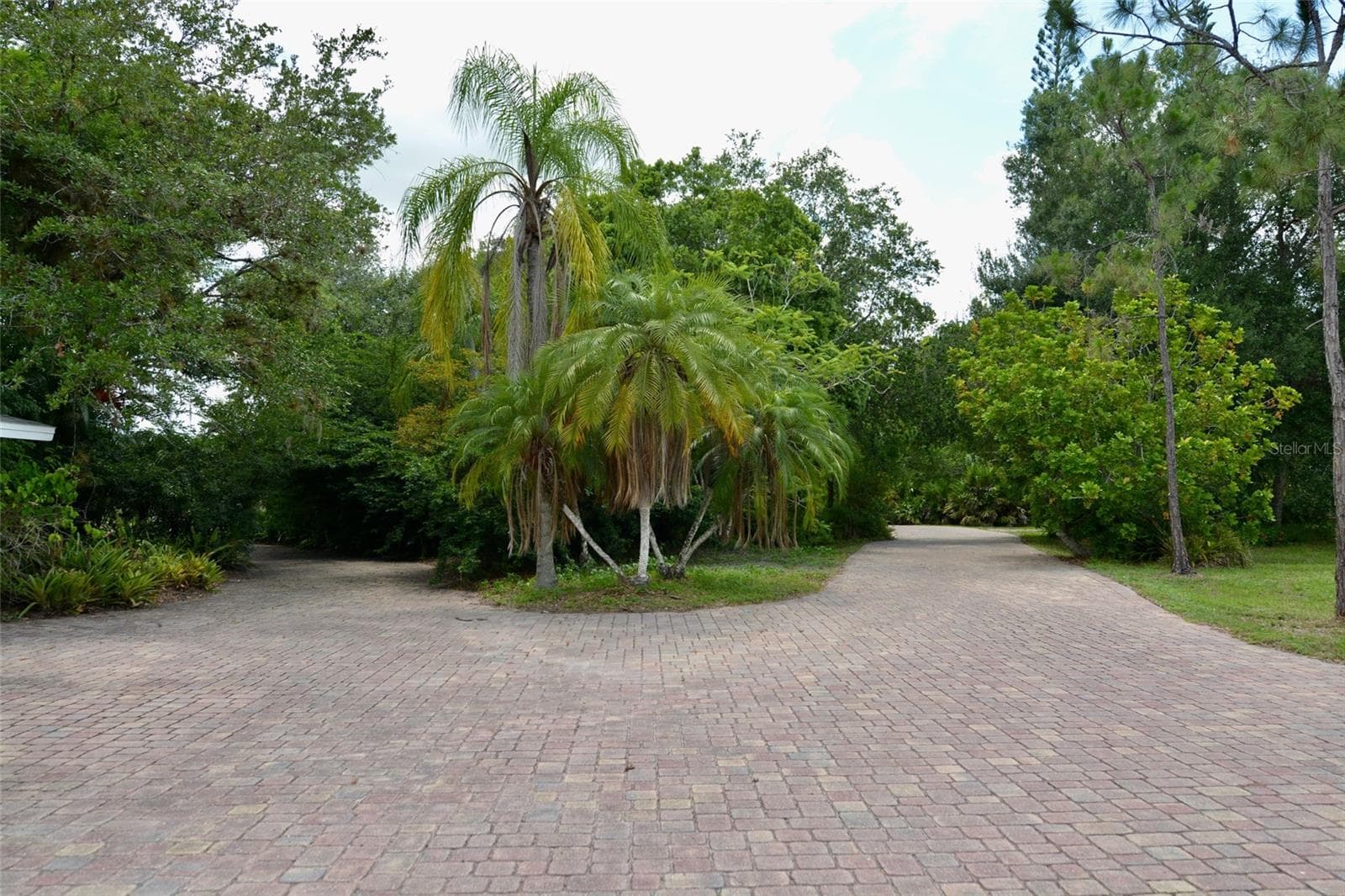 Single Family Residence at 18220 ELMWOOD DR, ALVA, photo 54 of 83