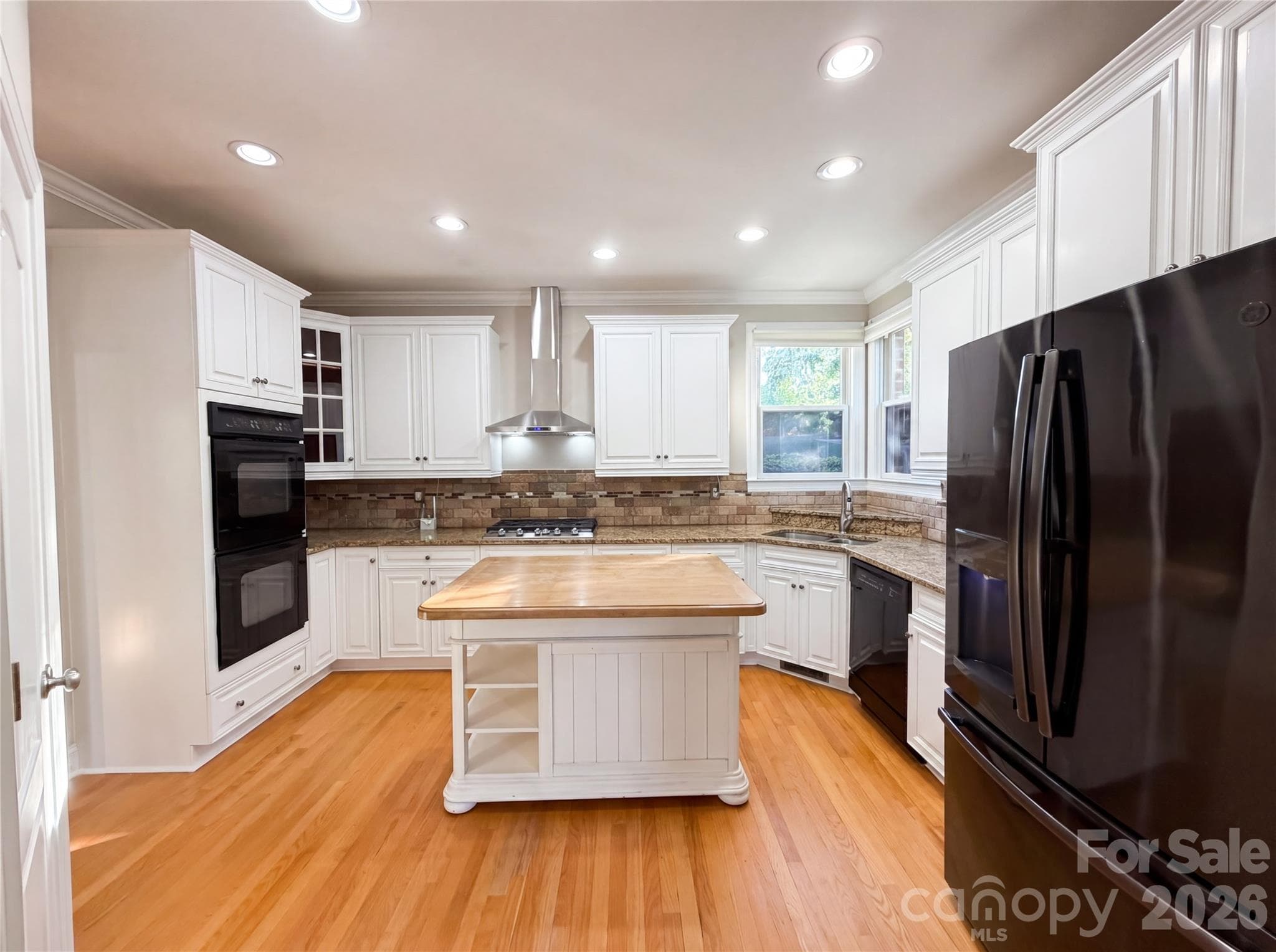 Single Family Residence at 142 Canterbury Crossing, Fort Mill, photo 6 of 29