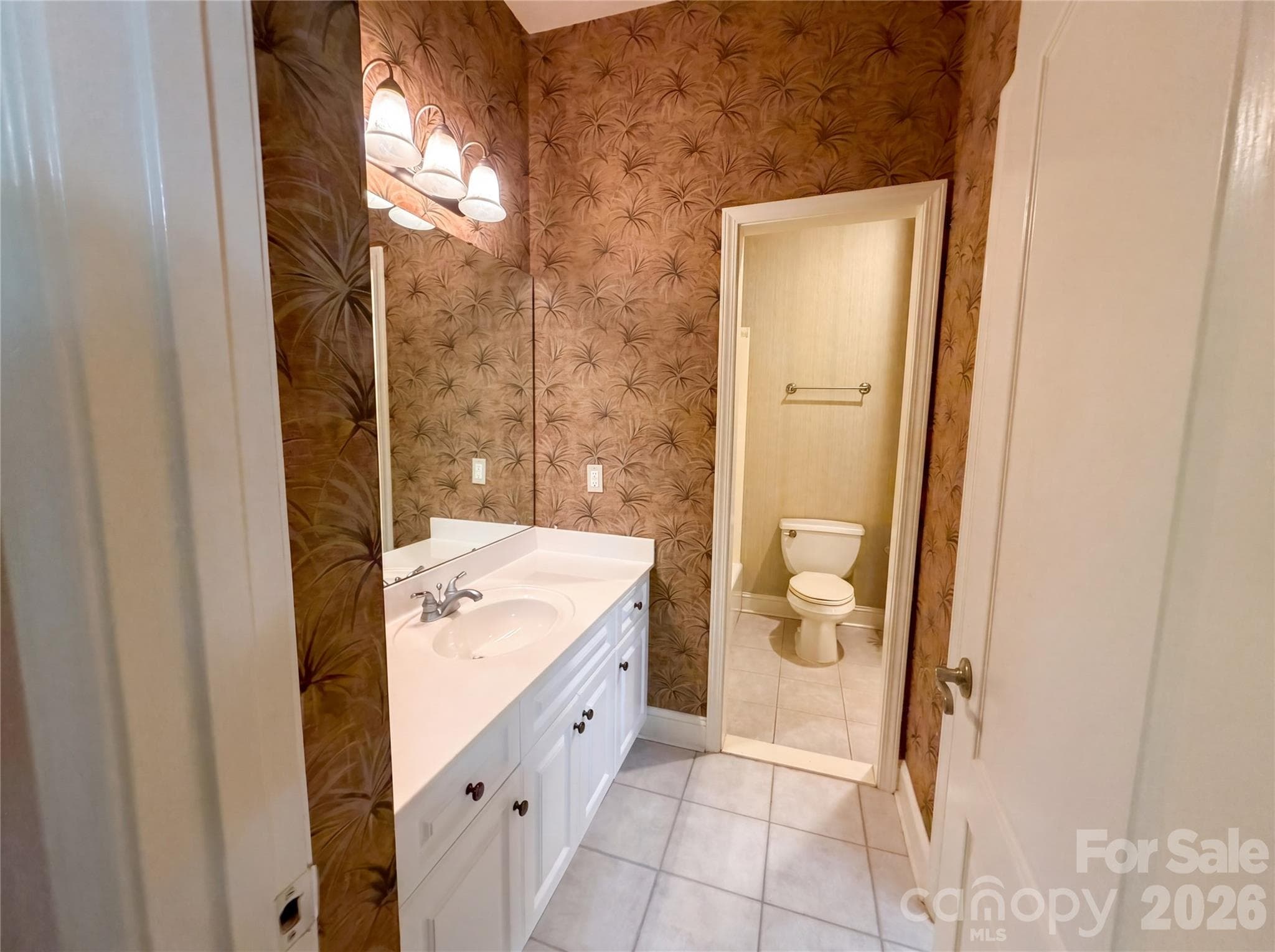 Single Family Residence at 142 Canterbury Crossing, Fort Mill, photo 13 of 29