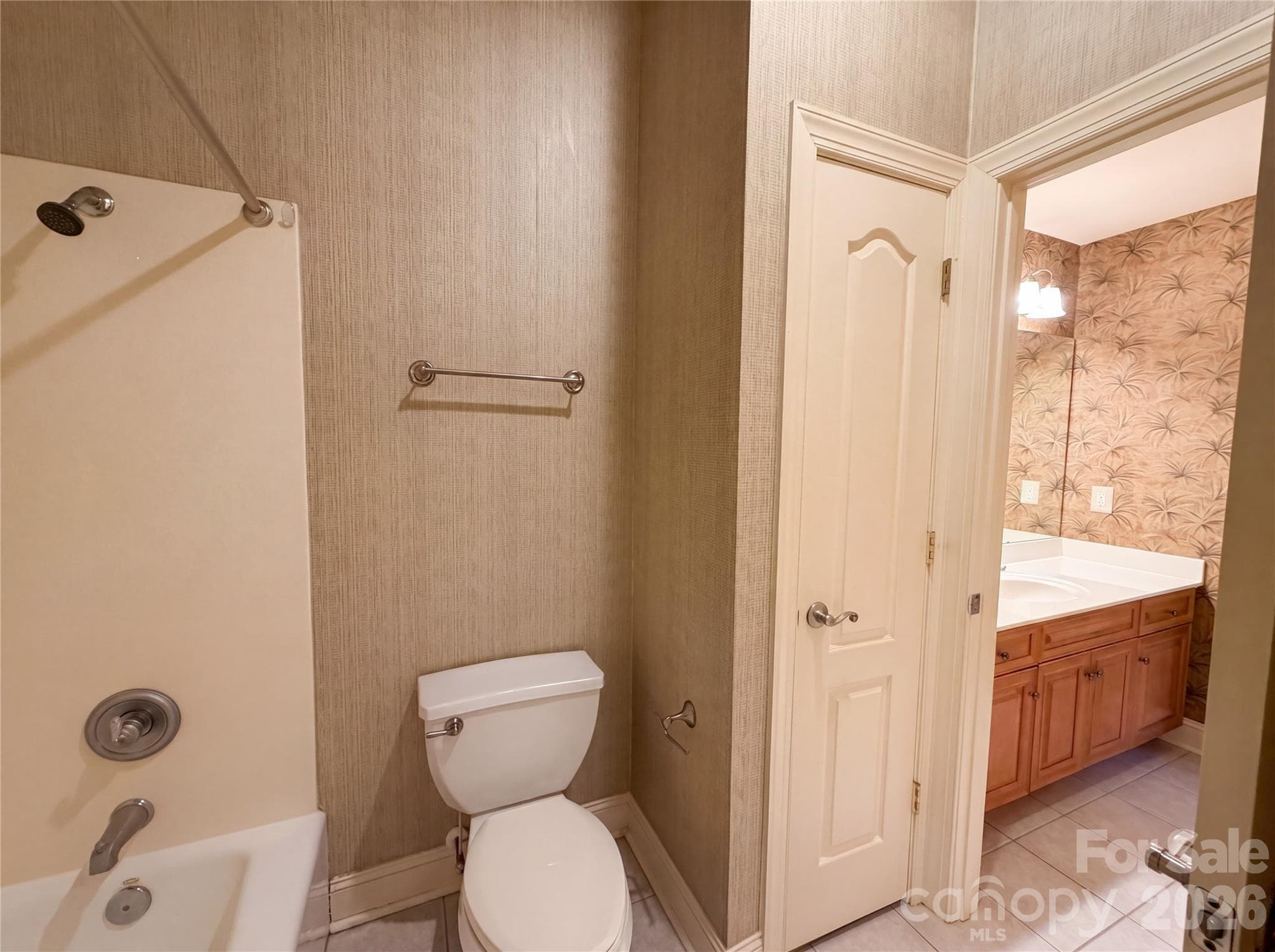 Single Family Residence at 142 Canterbury Crossing, Fort Mill, photo 15 of 29