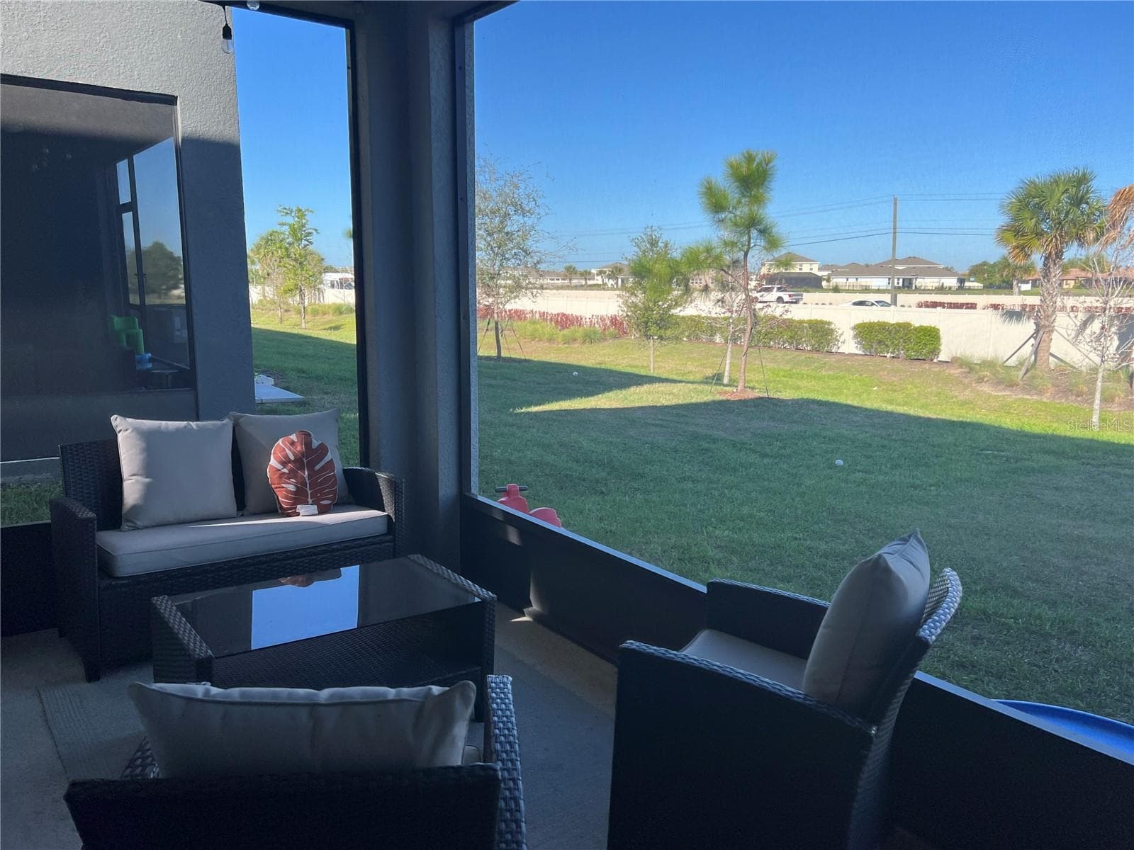 Enclosed Patio - 184 MANGROVE SHADE CIR, APOLLO BEACH
