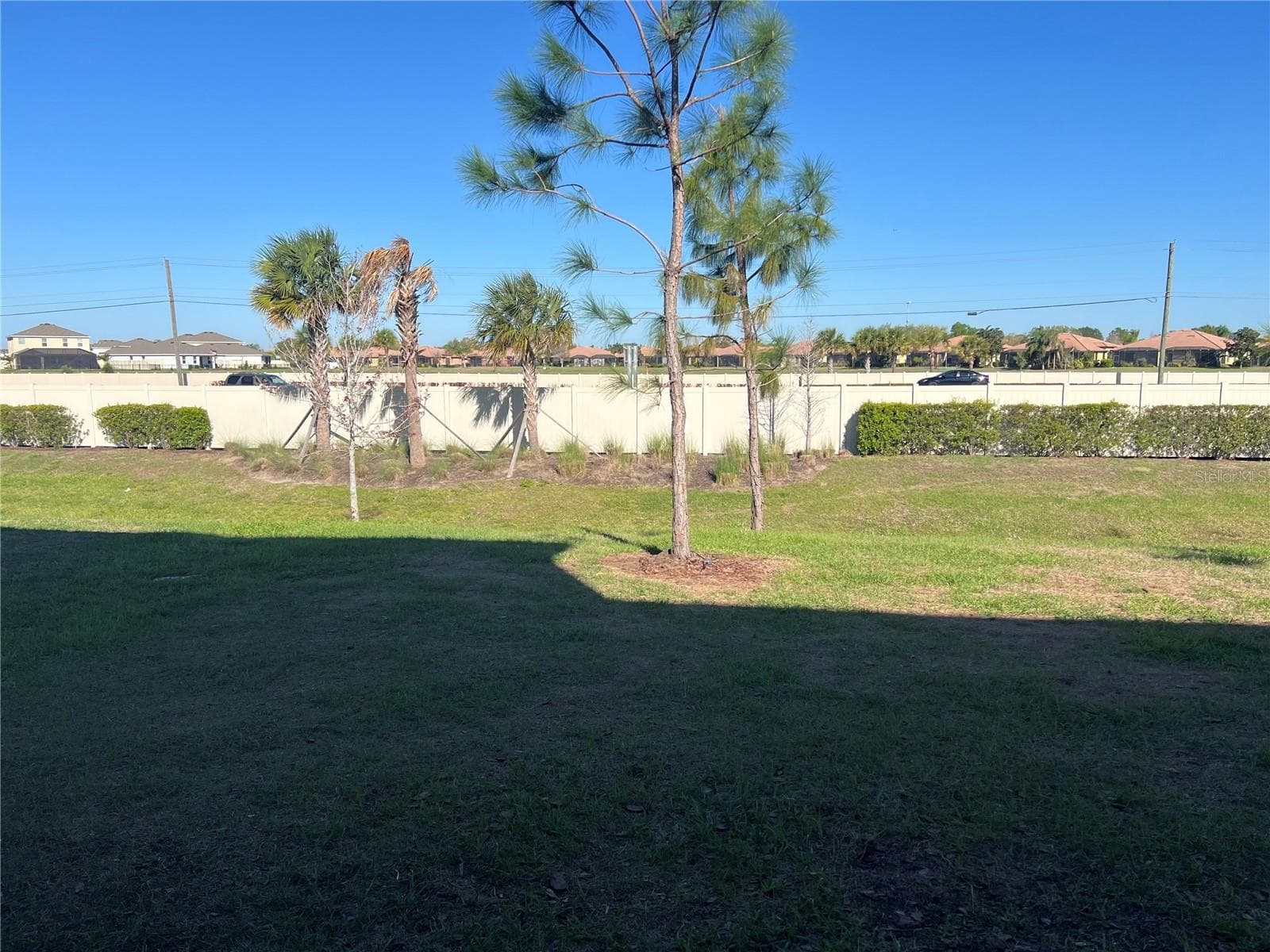 Beautiful Rear View from the Enclosed Patio - 184 MANGROVE SHADE CIR, APOLLO BEACH