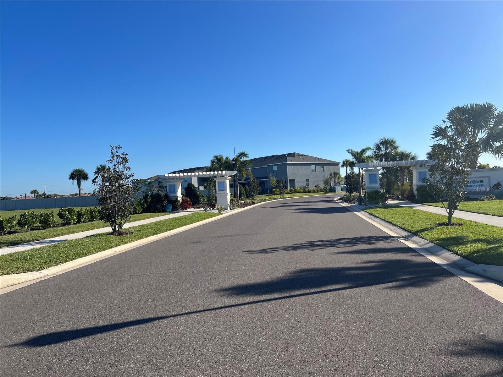 Mangrove Point Entrance - 184 MANGROVE SHADE CIR, APOLLO BEACH