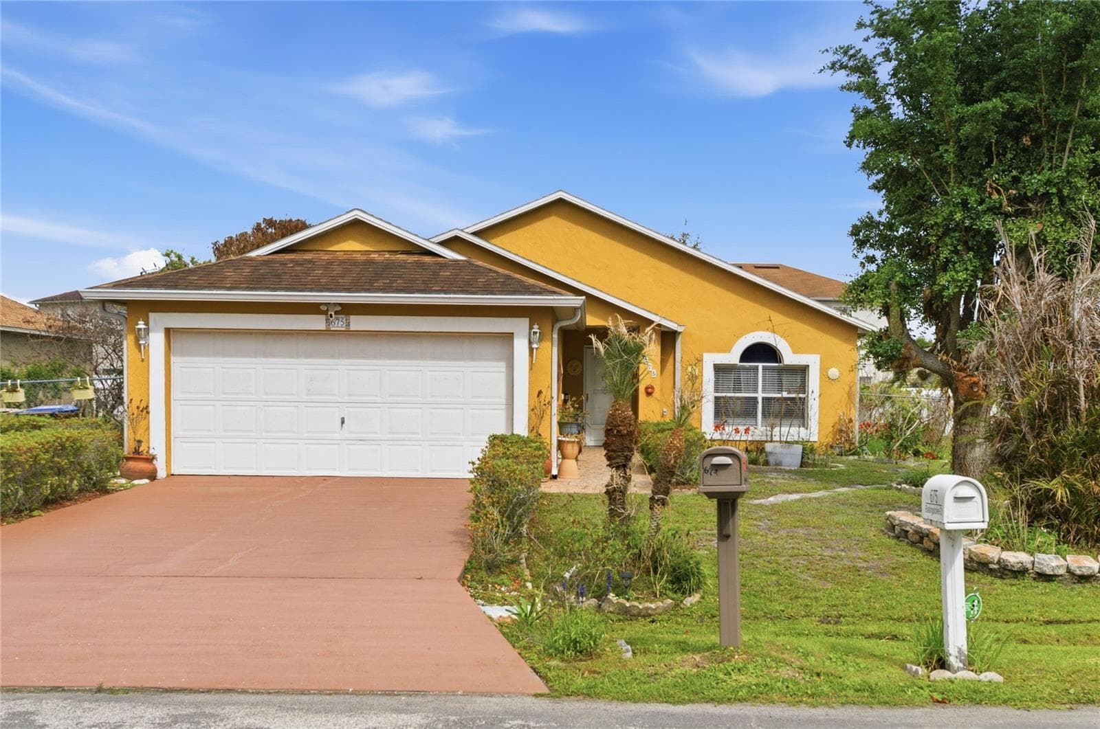 Single Family Residence at 675 BASINGSTOKE CT, POINCIANA, photo 2 of 38