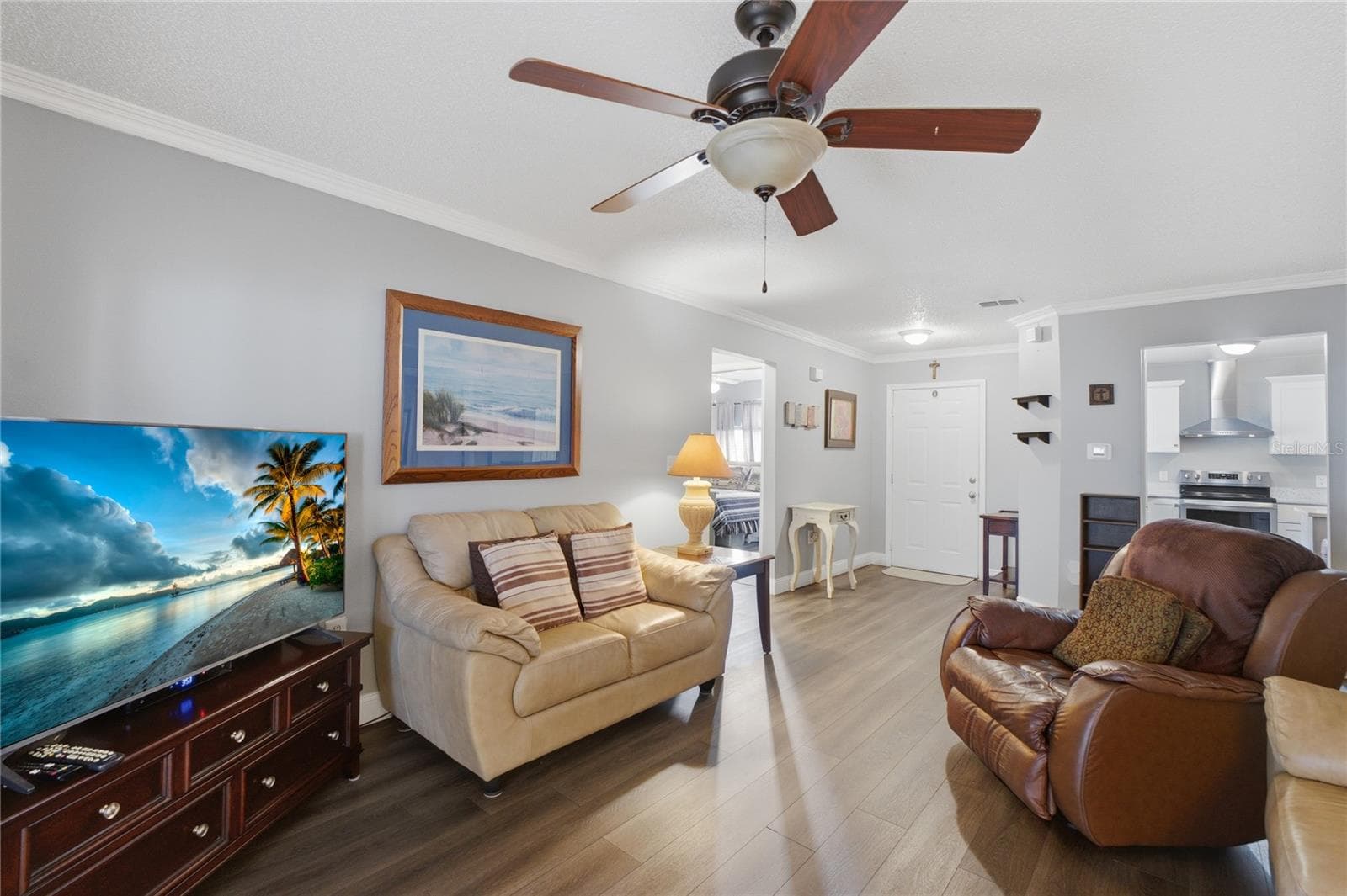 Single Family Residence at 675 BASINGSTOKE CT, POINCIANA, photo 12 of 38