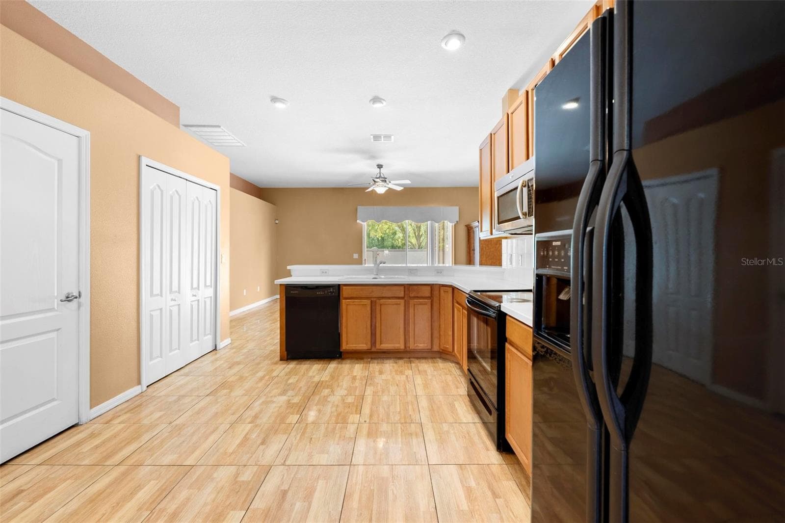 Single Family Residence at 4211 BLAKEMORE PL, SPRING HILL, photo 13 of 42