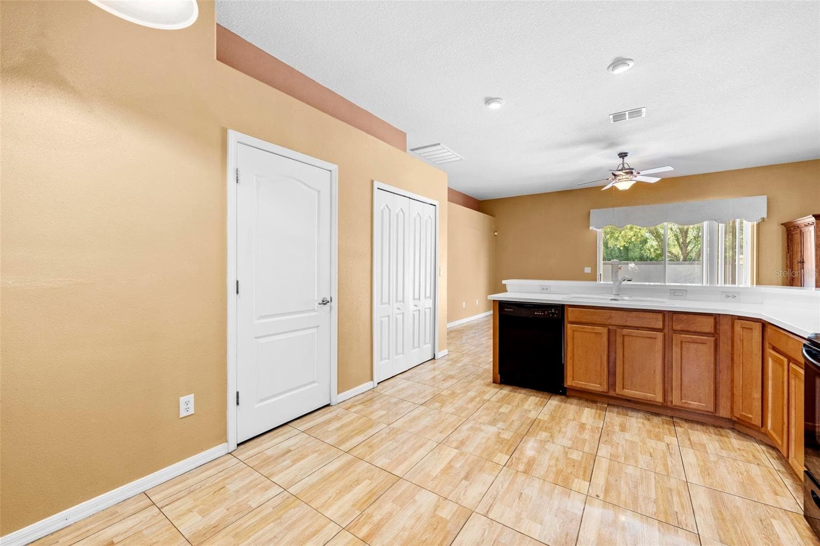 Single Family Residence at 4211 BLAKEMORE PL, SPRING HILL, photo 14 of 42