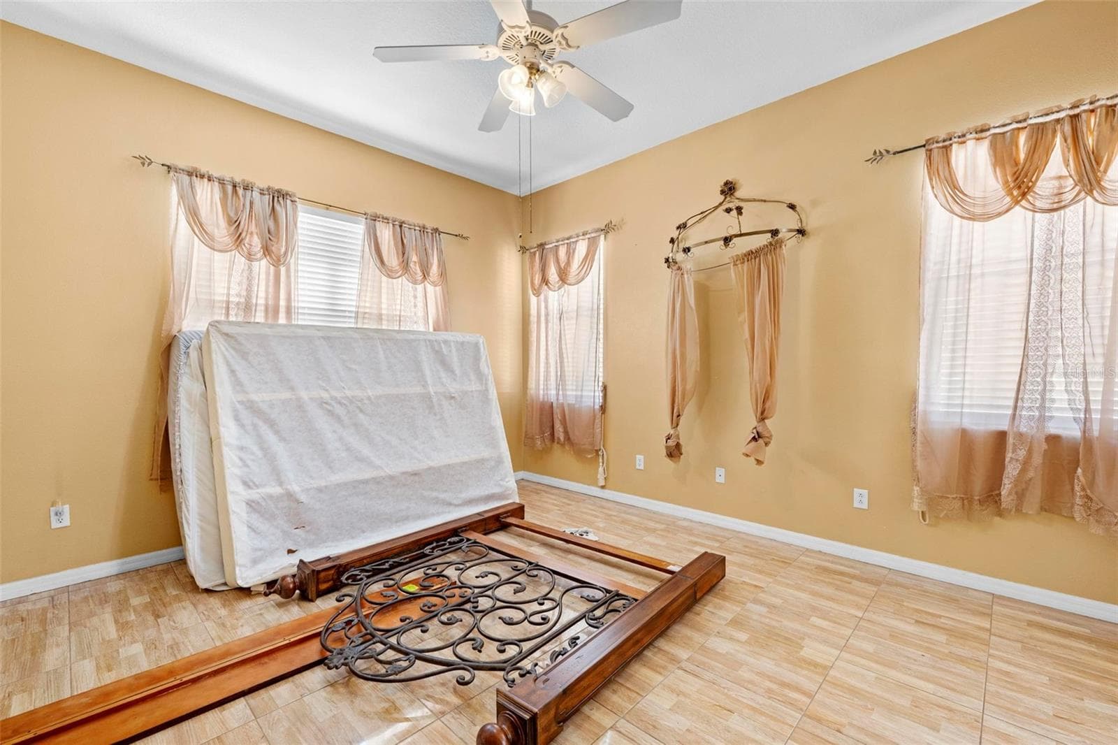 Single Family Residence at 4211 BLAKEMORE PL, SPRING HILL, photo 22 of 42