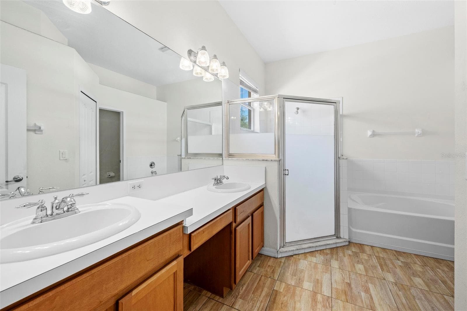 Single Family Residence at 4211 BLAKEMORE PL, SPRING HILL, photo 25 of 42