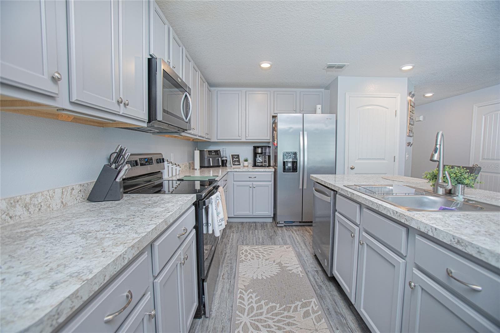 Single Family Residence at 214 LINDA LN, AUBURNDALE, photo 4 of 21
