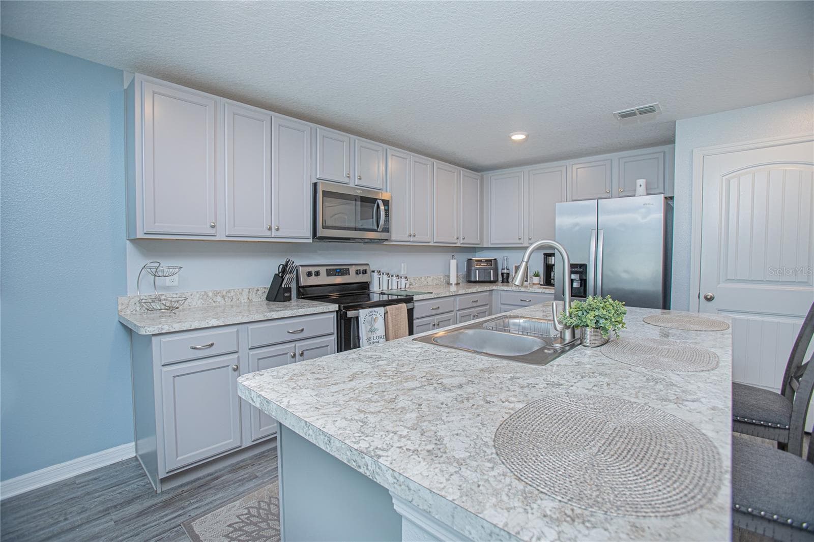 Single Family Residence at 214 LINDA LN, AUBURNDALE, photo 5 of 21