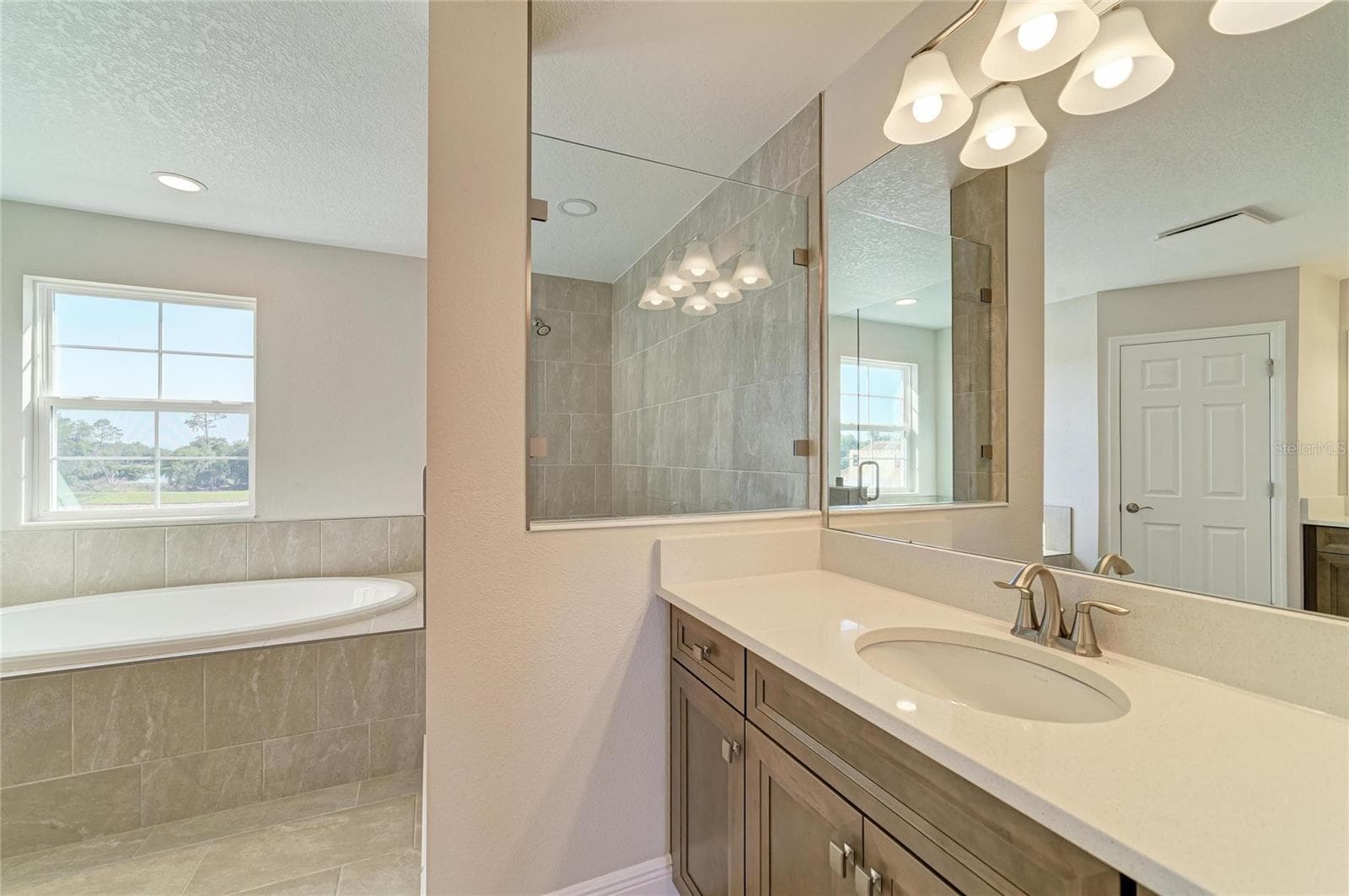 Single Family Residence at 33882 TWILIGHT SEA PL, DADE CITY, photo 7 of 50