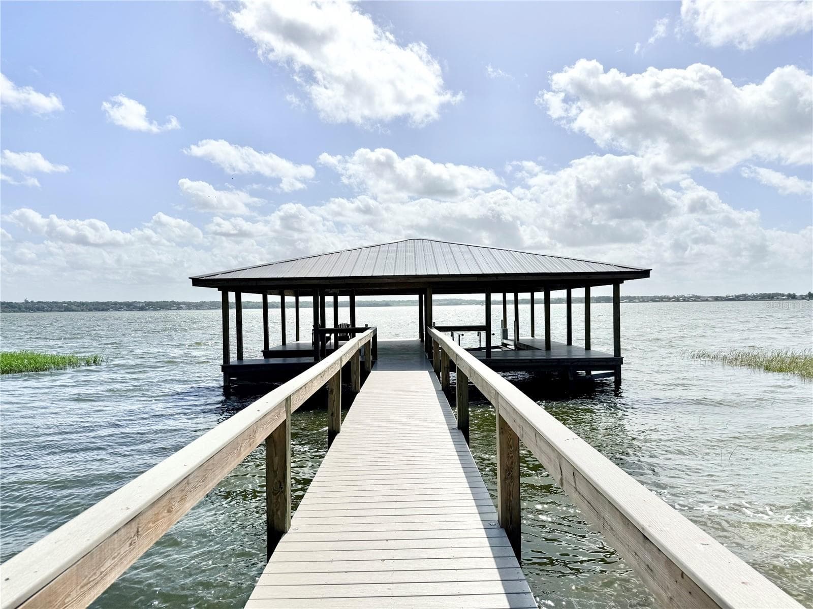 3155 LAKESHORE DR