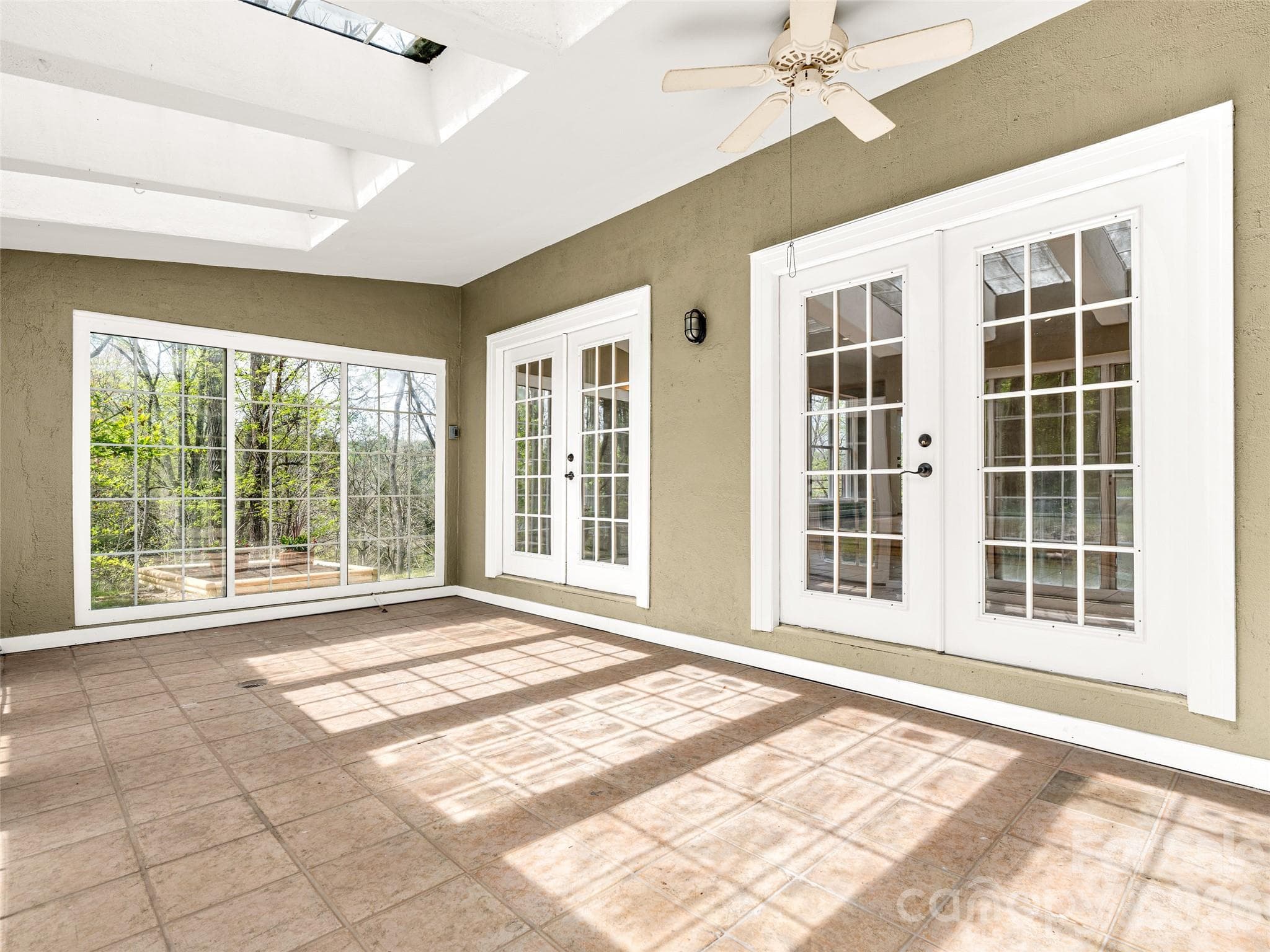 Attached greenhouse/sunroom. - Marshall