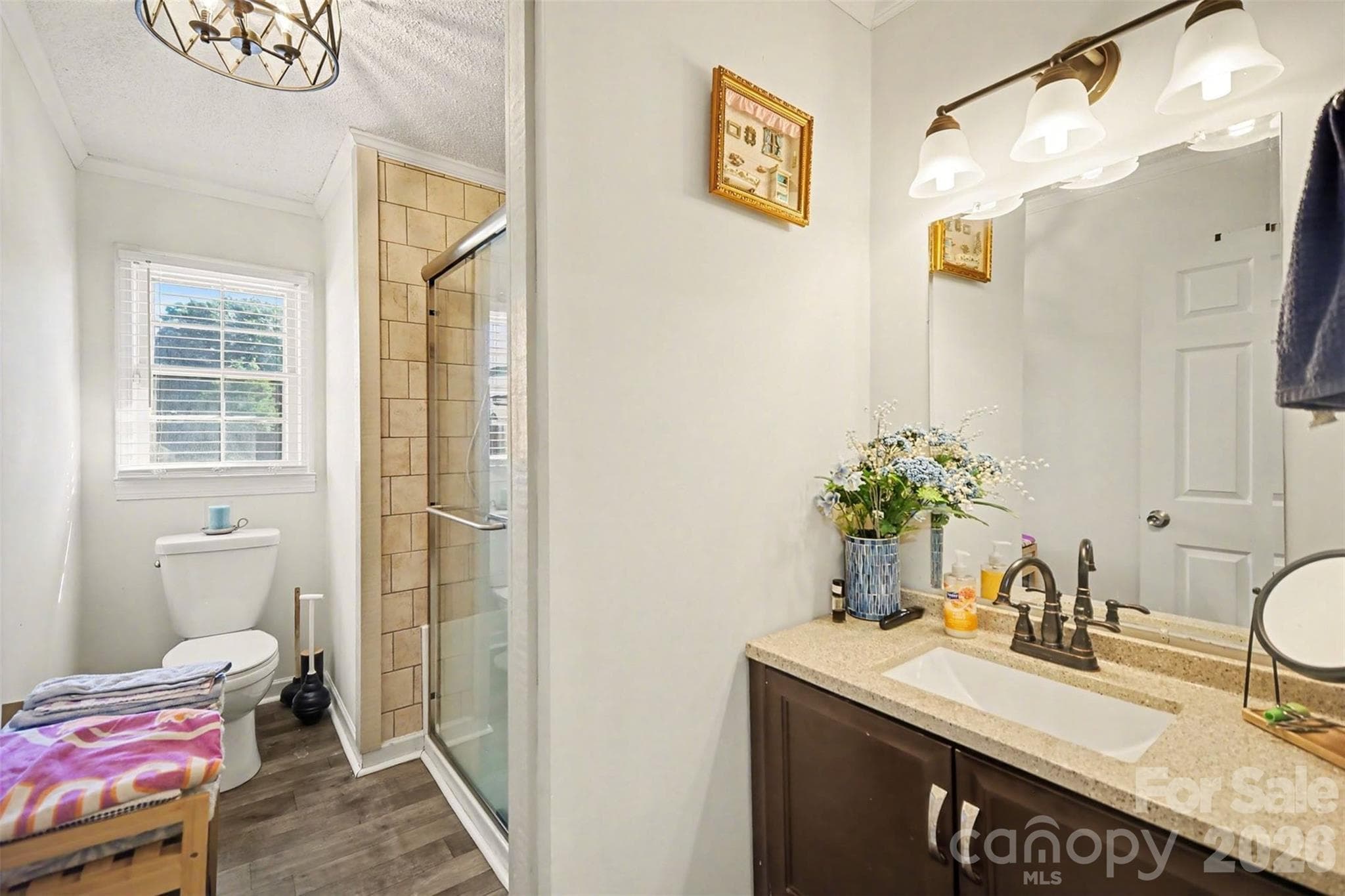 Single Family Residence at 1087 Greenbriar Drive, Lancaster, photo 17 of 26