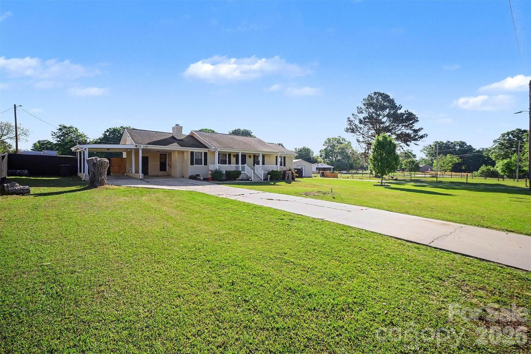 Single Family Residence at 1087 Greenbriar Drive, Lancaster, photo 7 of 26