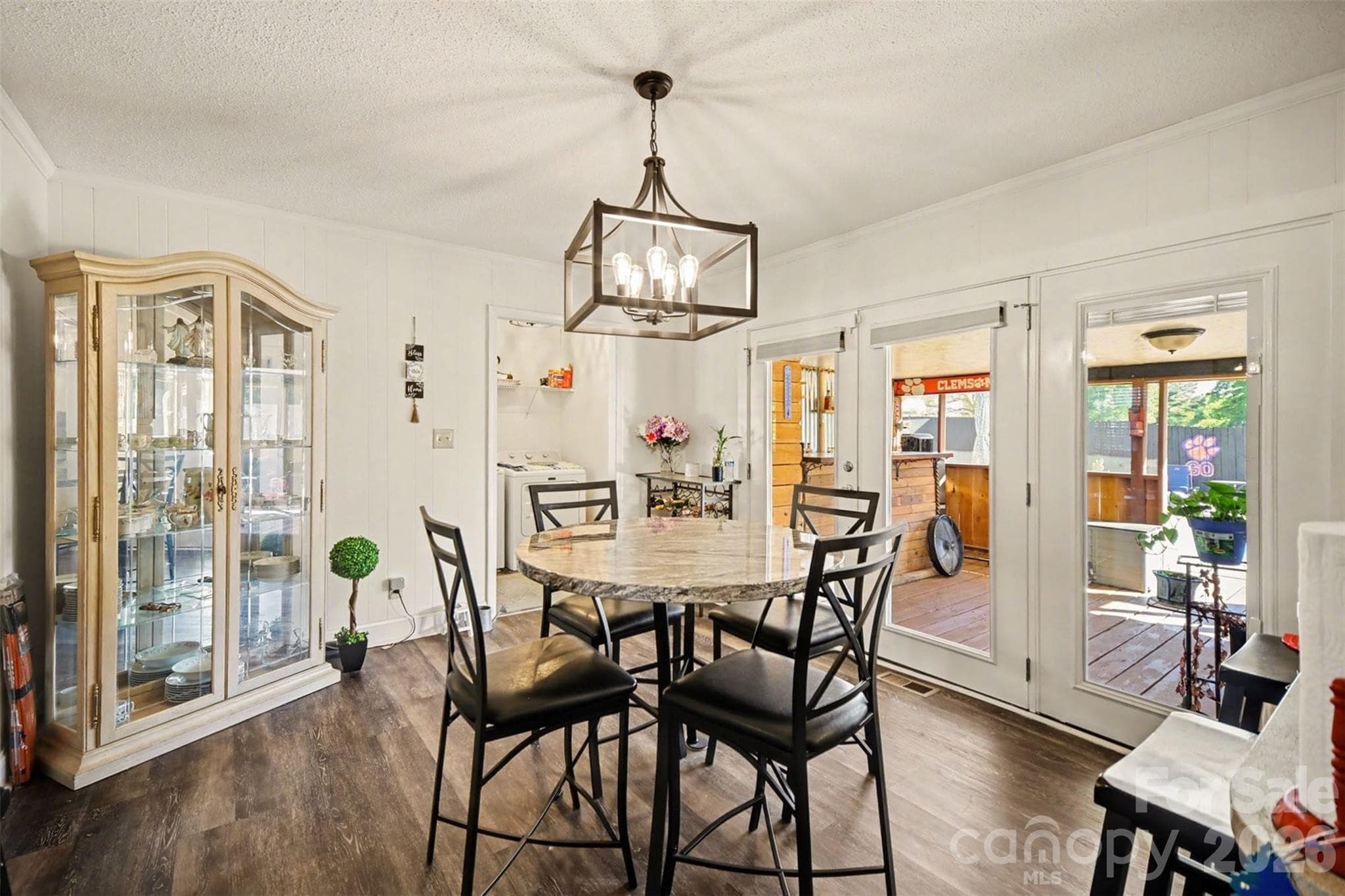 Single Family Residence at 1087 Greenbriar Drive, Lancaster, photo 10 of 26
