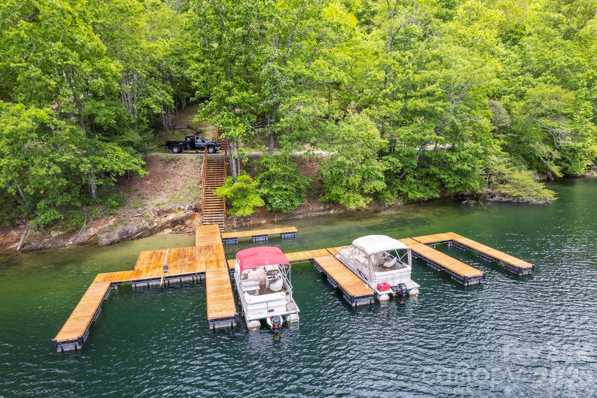 10 boat slip dock shared by property owners - Lt 5B, 15A, 15B Von Trapp Lane, Tuckasegee