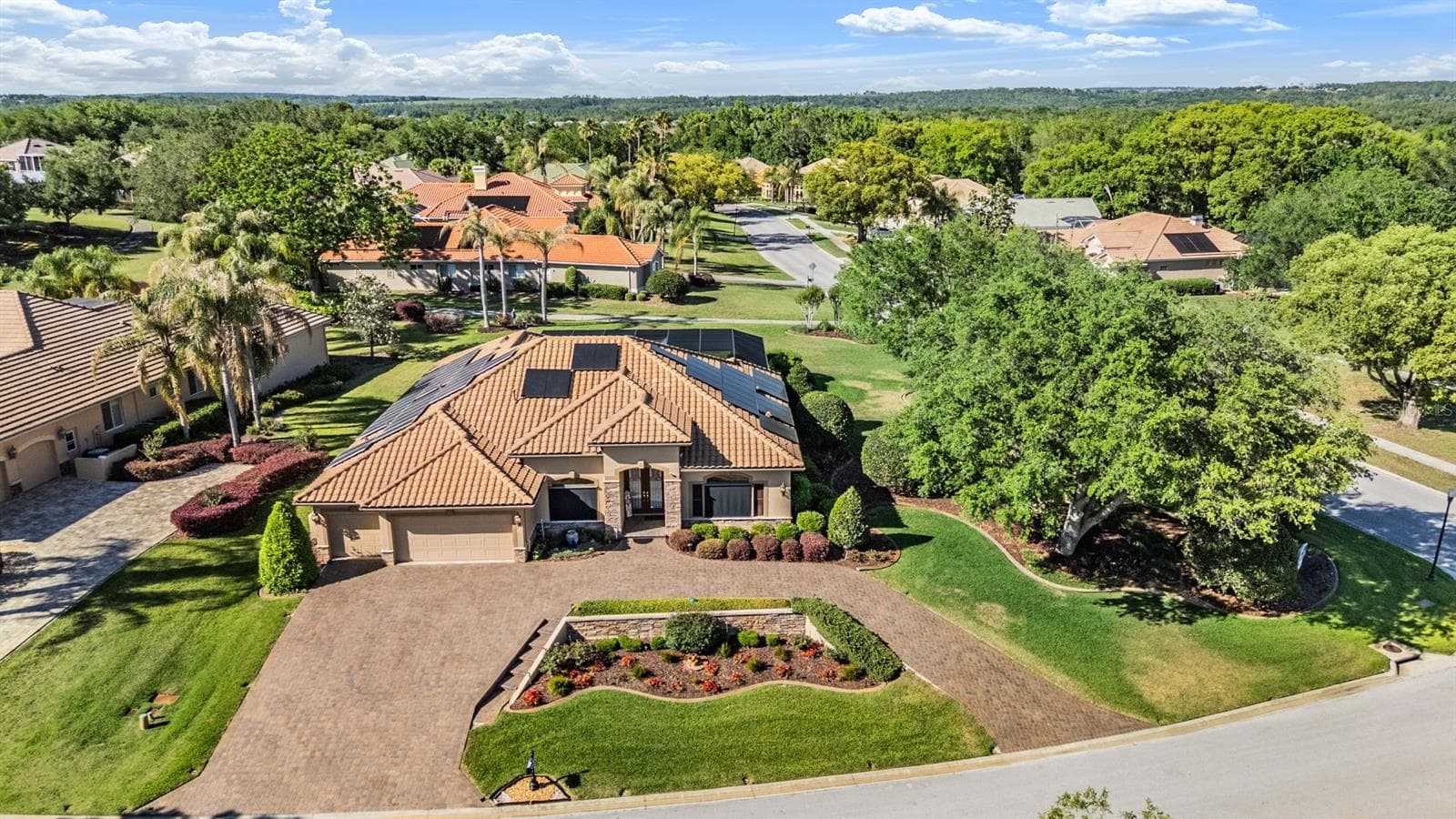 GREAT LOCATION on oversized lot! - 34115 AMERICANA AVE, DADE CITY