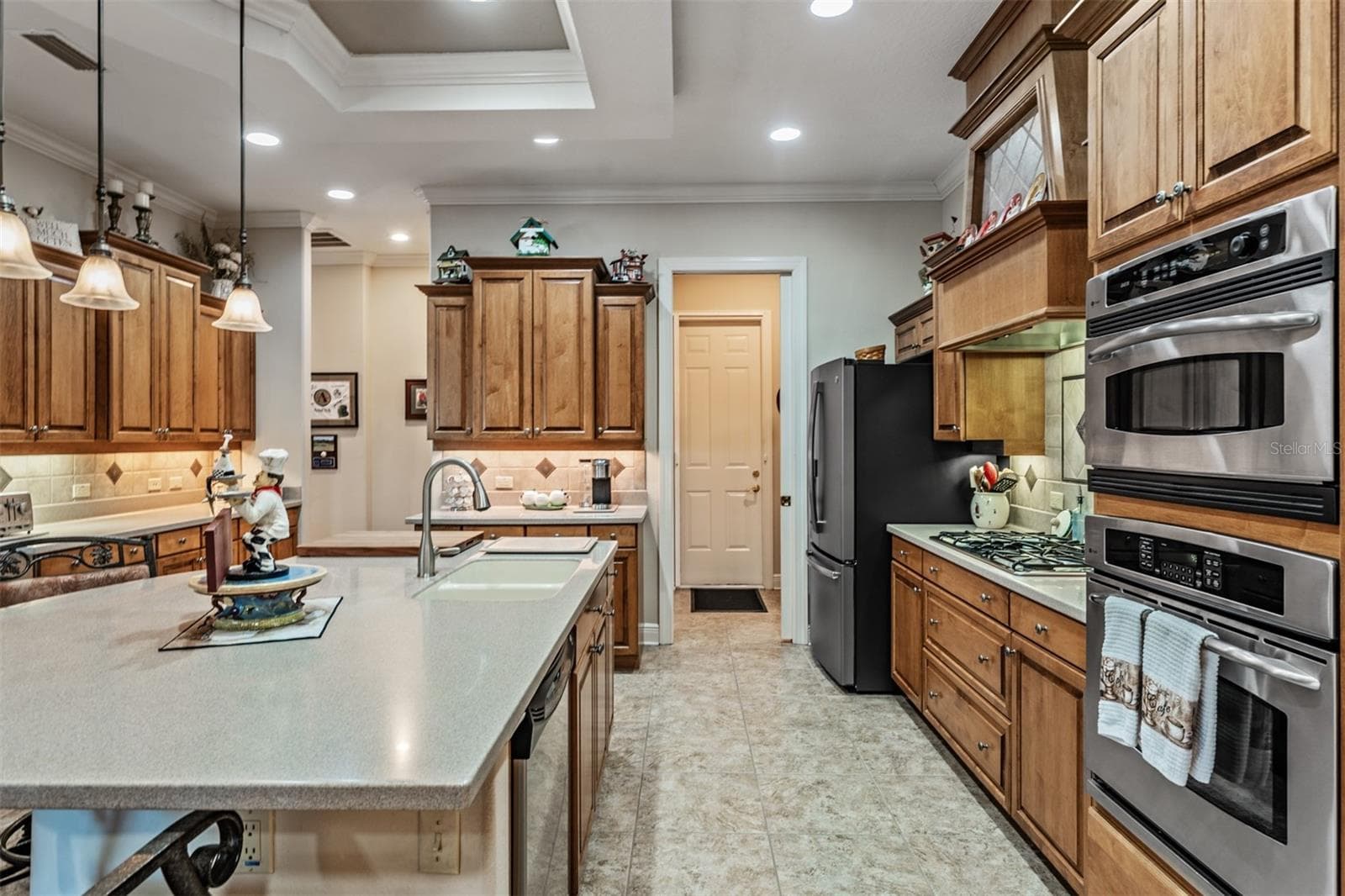 Huge Island in Kitchen - 34115 AMERICANA AVE, DADE CITY