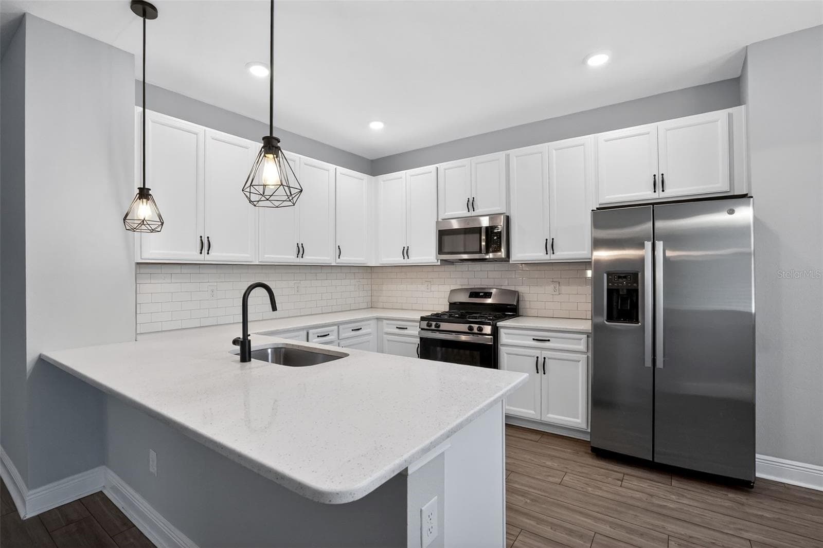 Single Family Residence at 8131 TEA OLIVE TER, PALMETTO, photo 3 of 29