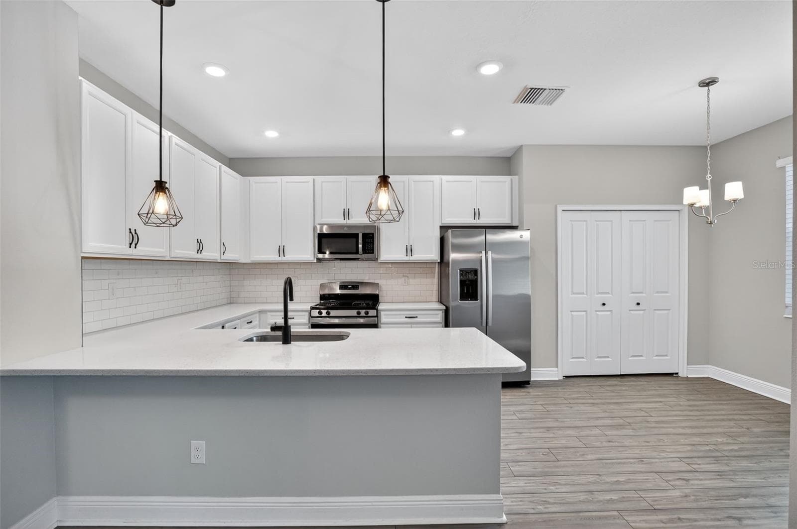 Single Family Residence at 8131 TEA OLIVE TER, PALMETTO, photo 6 of 29
