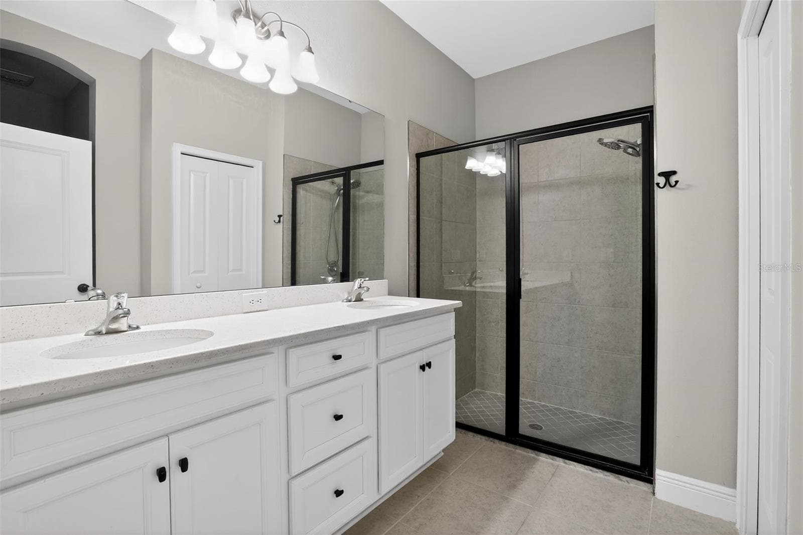 Single Family Residence at 8131 TEA OLIVE TER, PALMETTO, photo 16 of 29