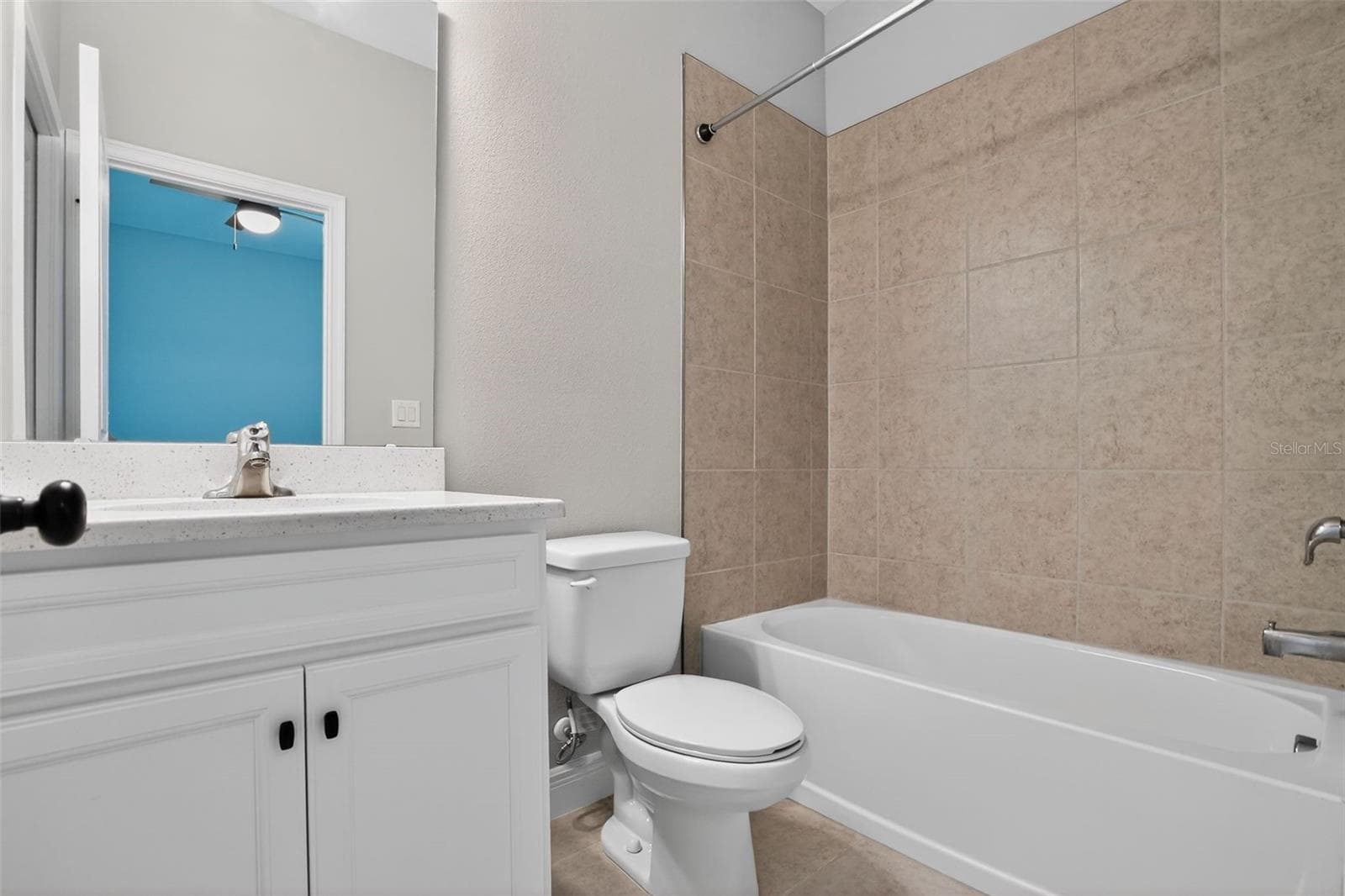 Single Family Residence at 8131 TEA OLIVE TER, PALMETTO, photo 17 of 29