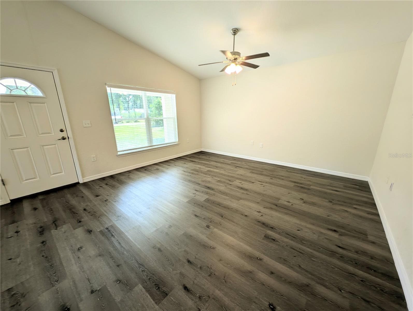 Single Family Residence at 13296 SE 33RD CT, BELLEVIEW, photo 7 of 26