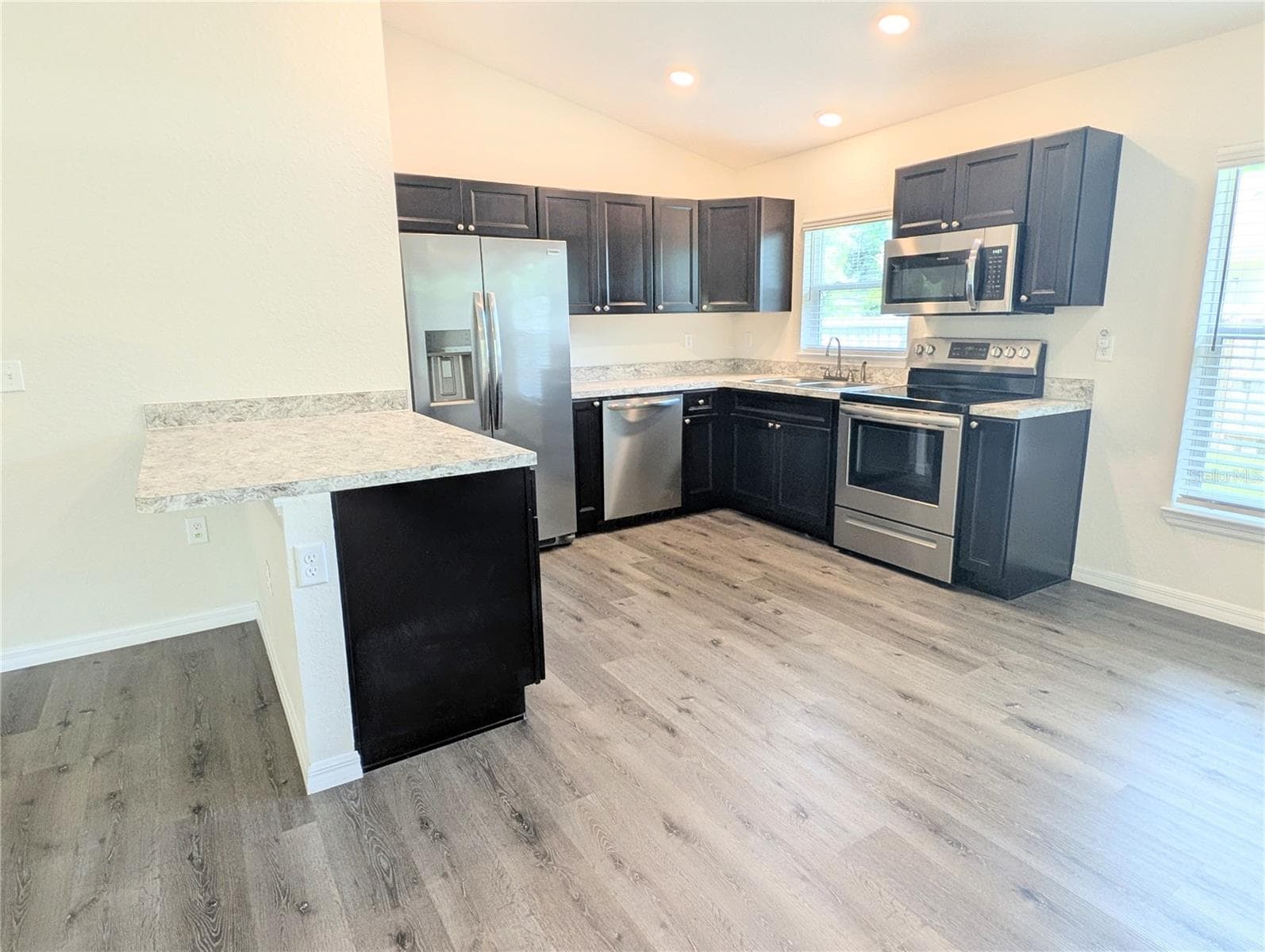 Single Family Residence at 13296 SE 33RD CT, BELLEVIEW, photo 8 of 26