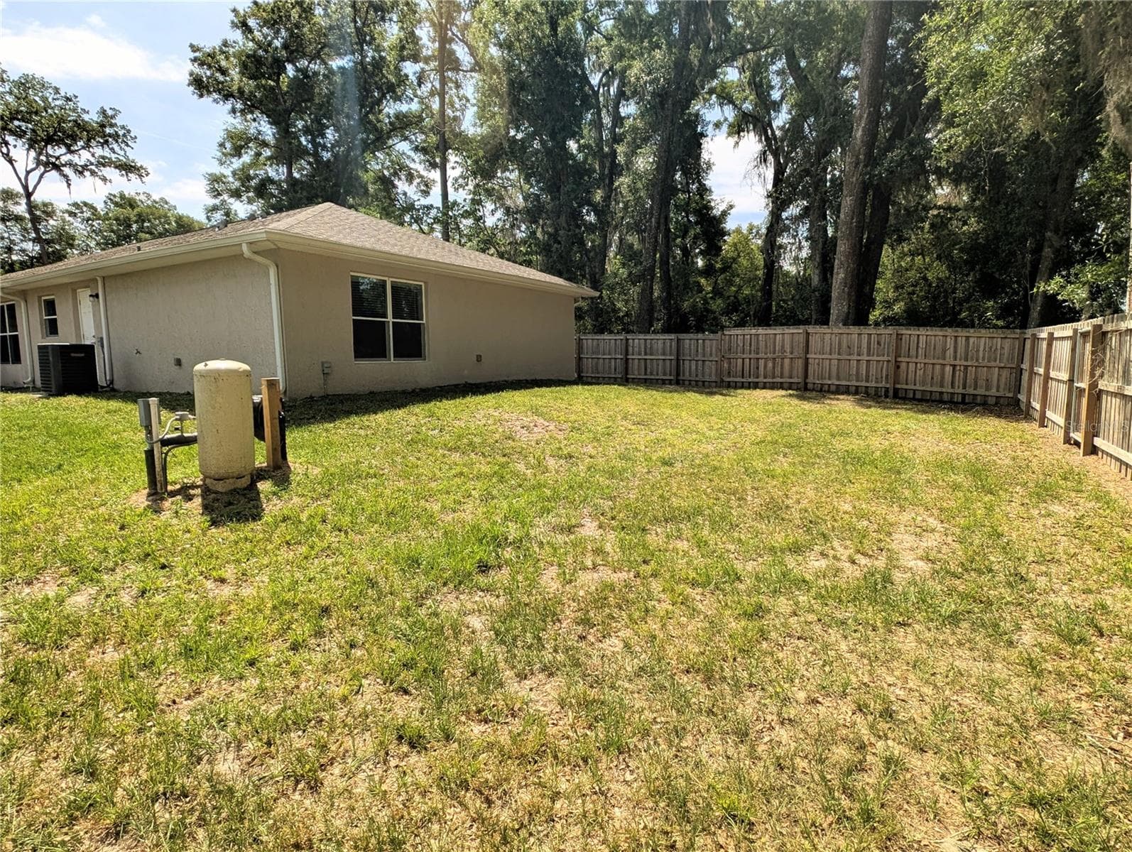 Look at how BIG this yard is!! - 13296 SE 33RD CT, BELLEVIEW