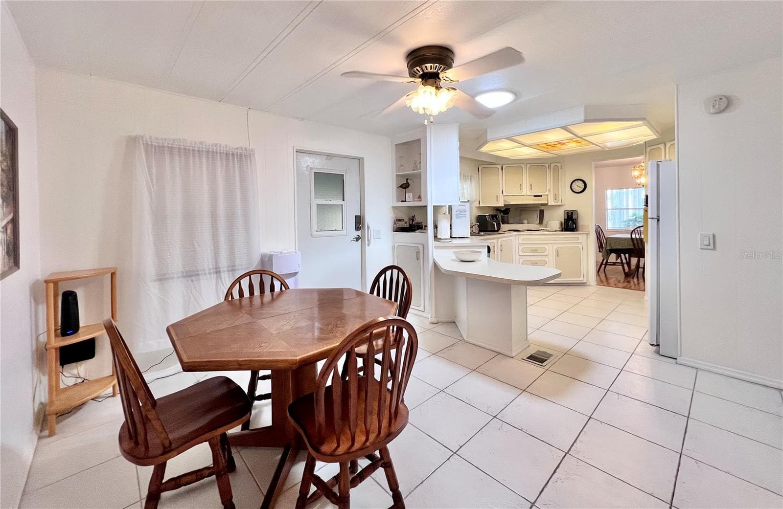 Dinette to kitchen - 1100 BELCHER RD S #663, LARGO