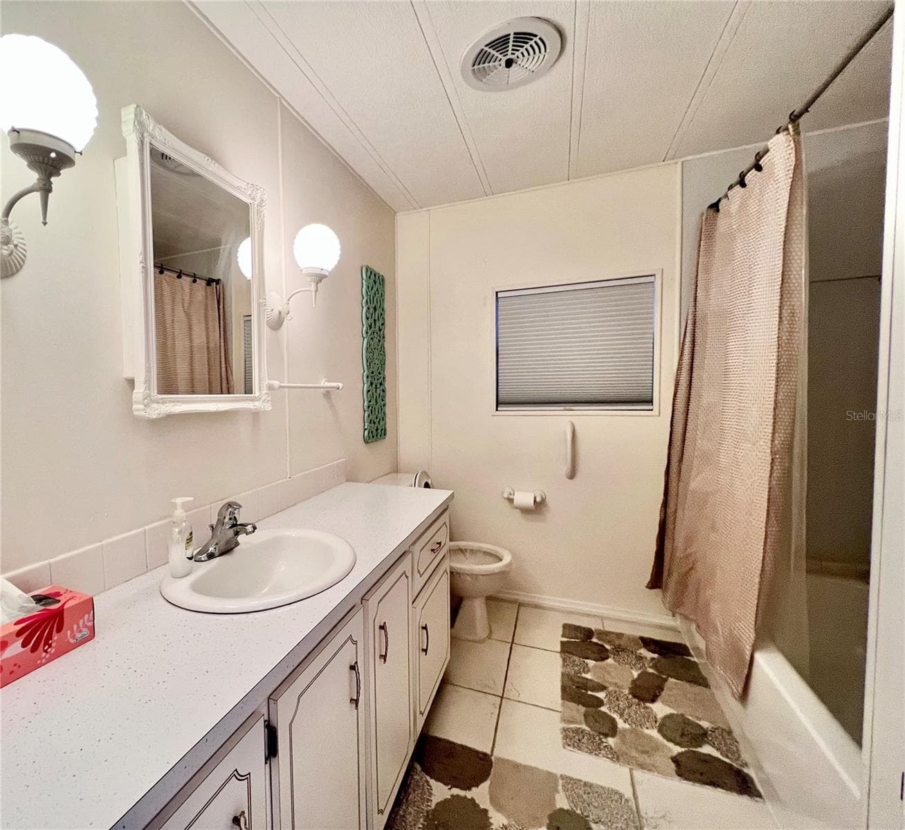 Hallway Bathroom - 1100 BELCHER RD S #663, LARGO