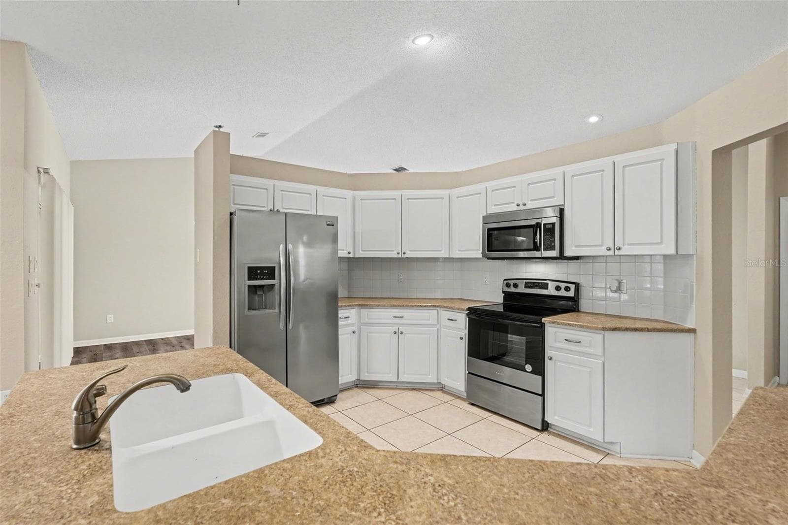 Single Family Residence at 9389 FOX HOLLOW LN, WEEKI WACHEE, photo 6 of 30
